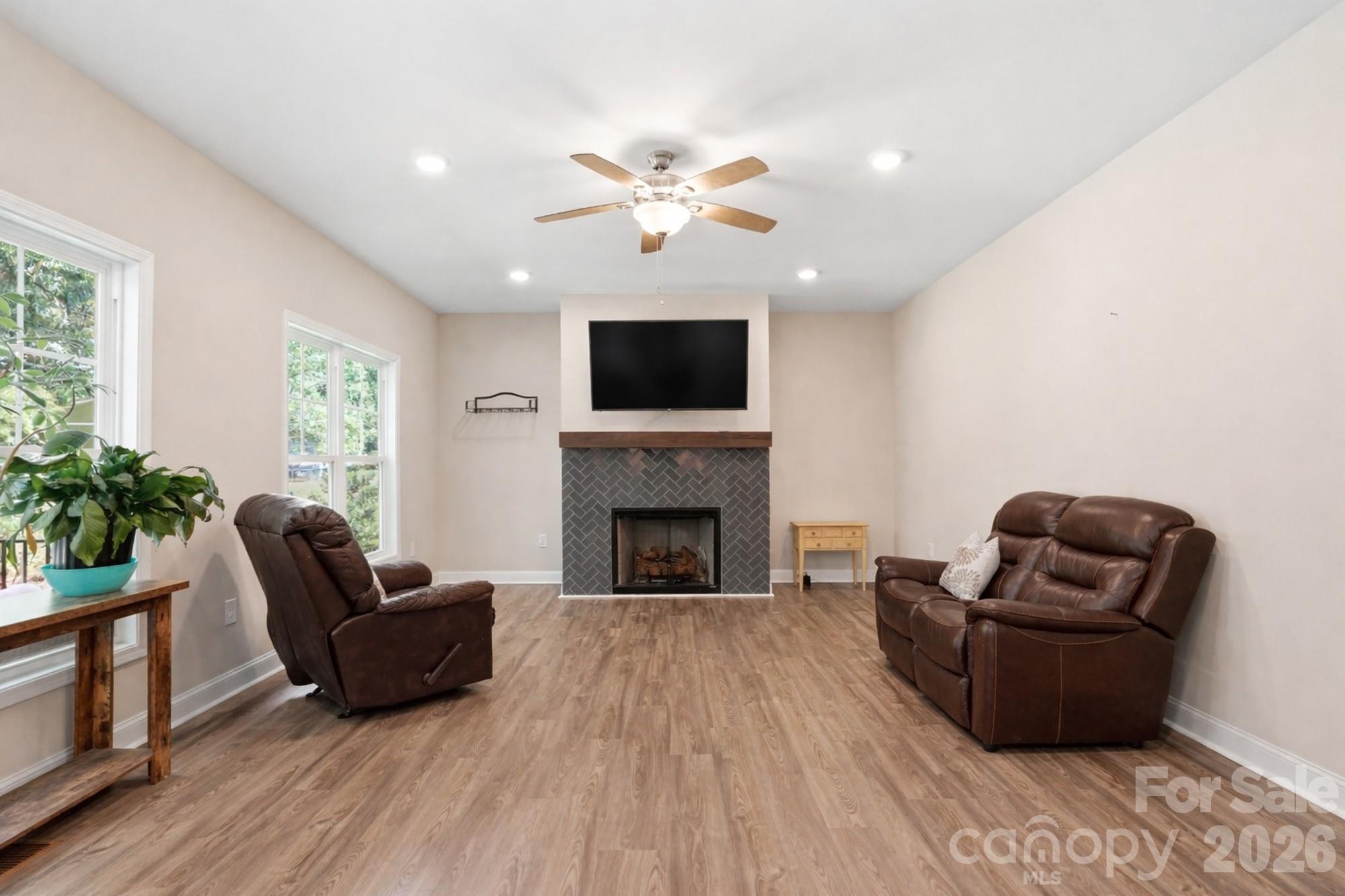 2910 Plum Thicket Court Property Photo 18
