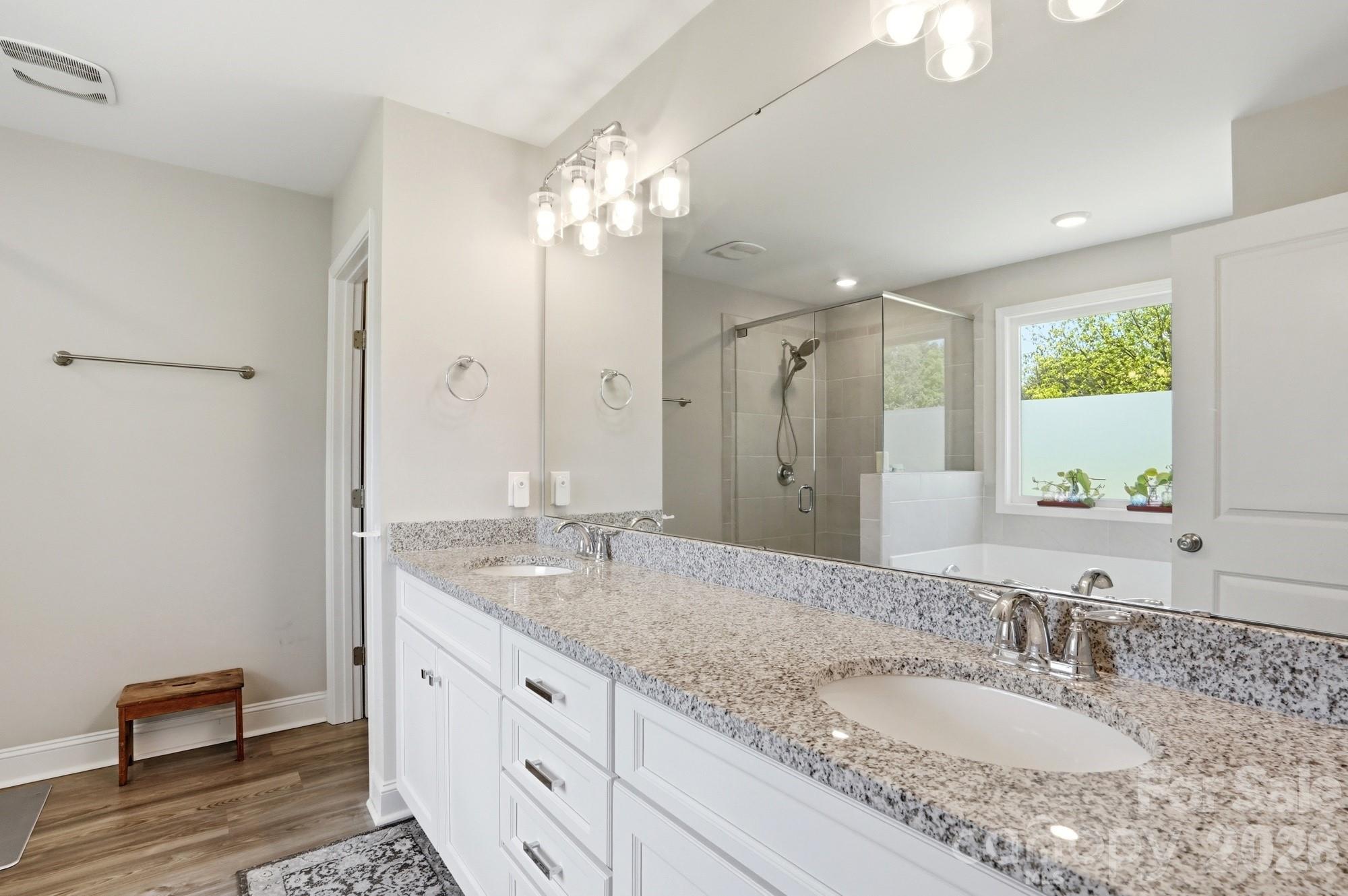 2910 Plum Thicket Court Property Photo 24