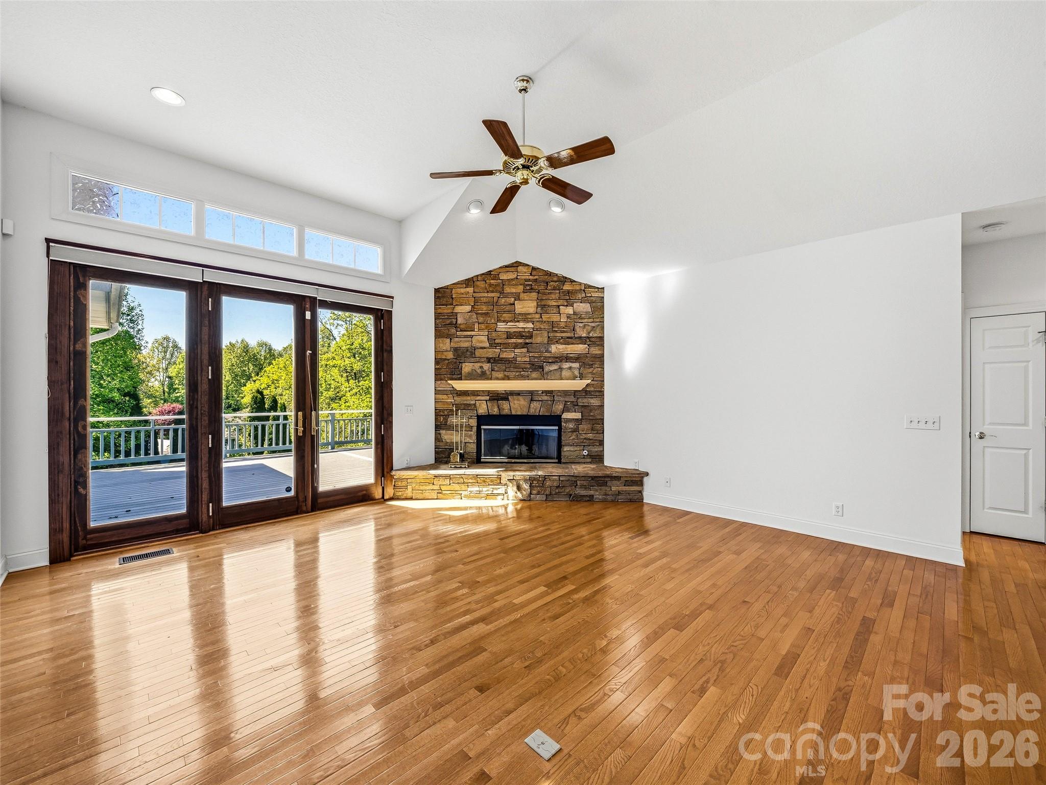 35 Stonecrest Court Property Photo 9