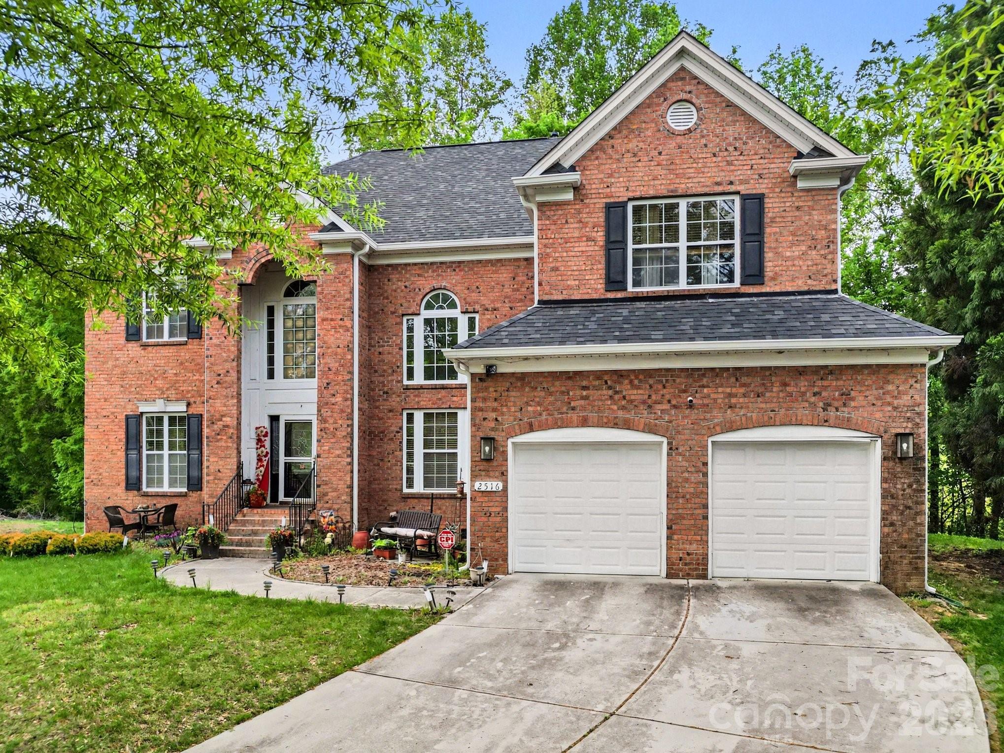 2516 River Oaks Drive Property Photo 1