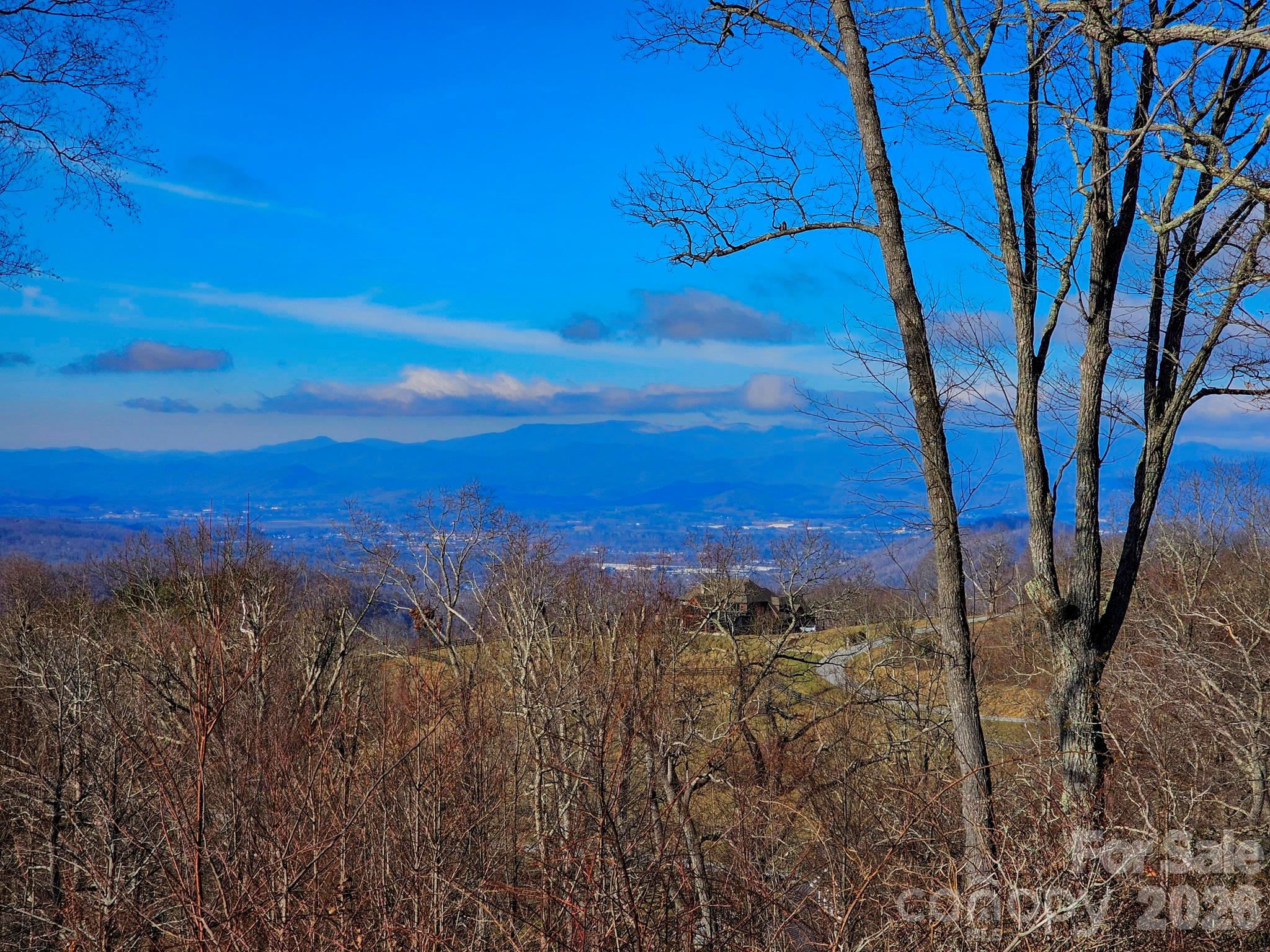 214 Summerset Drive Property Photo 1