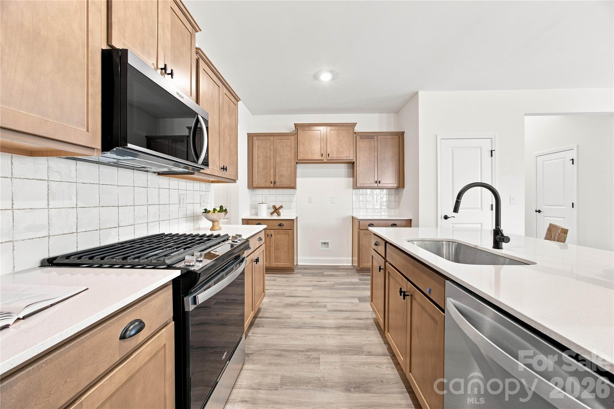 1043 Rocking Horse Road Property Photo 7