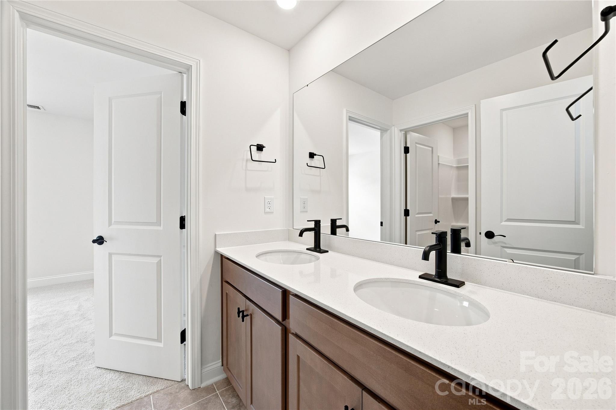 1043 Rocking Horse Road Property Photo 20