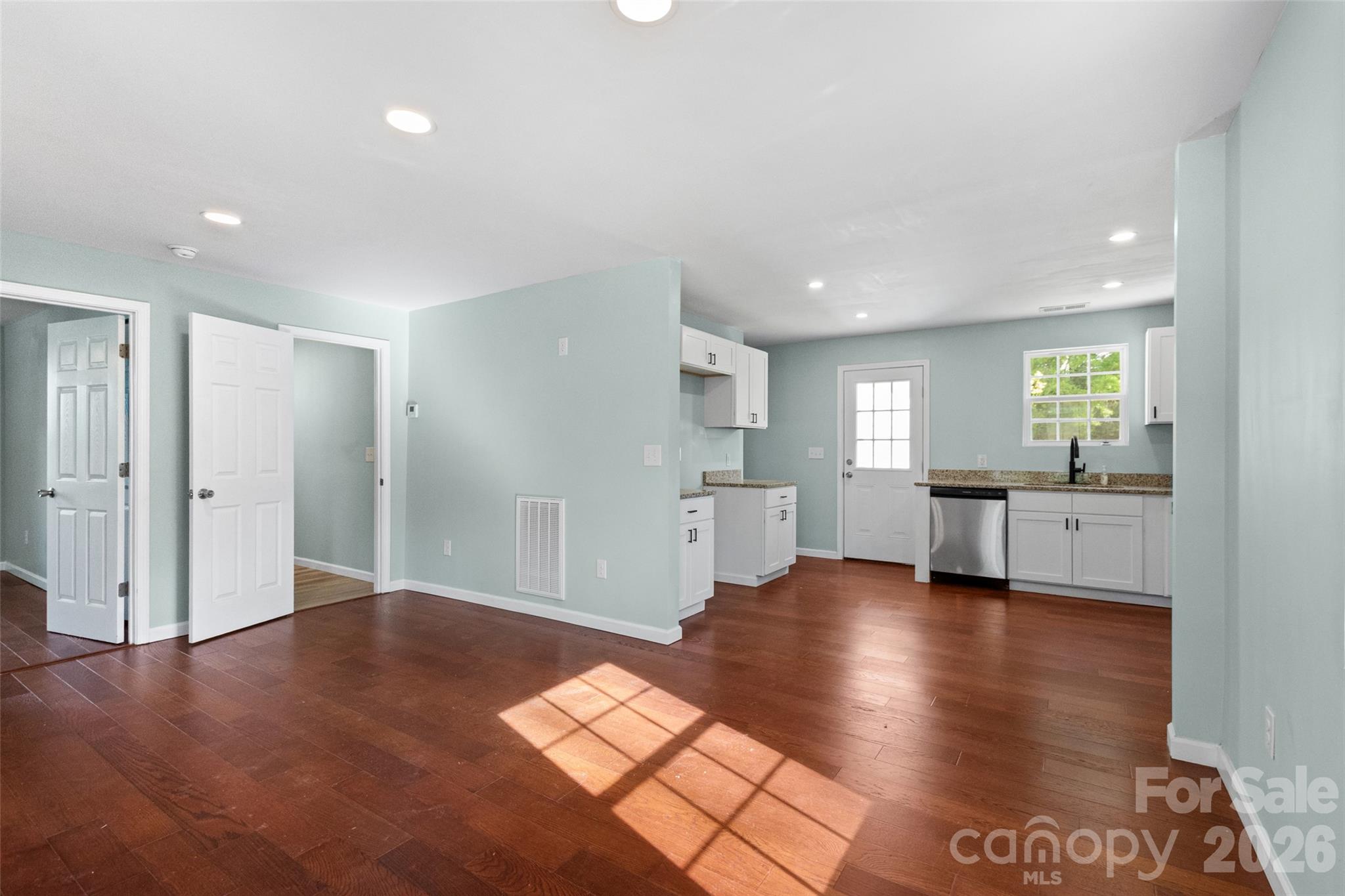 328 Whitner Street Property Photo 12