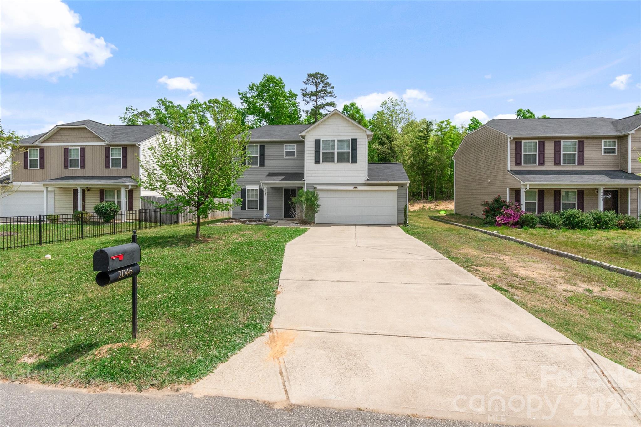 2046 E Park Drive Property Photo 1