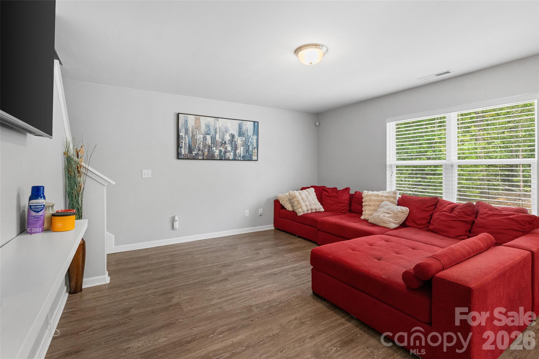 2046 E Park Drive Property Photo 6