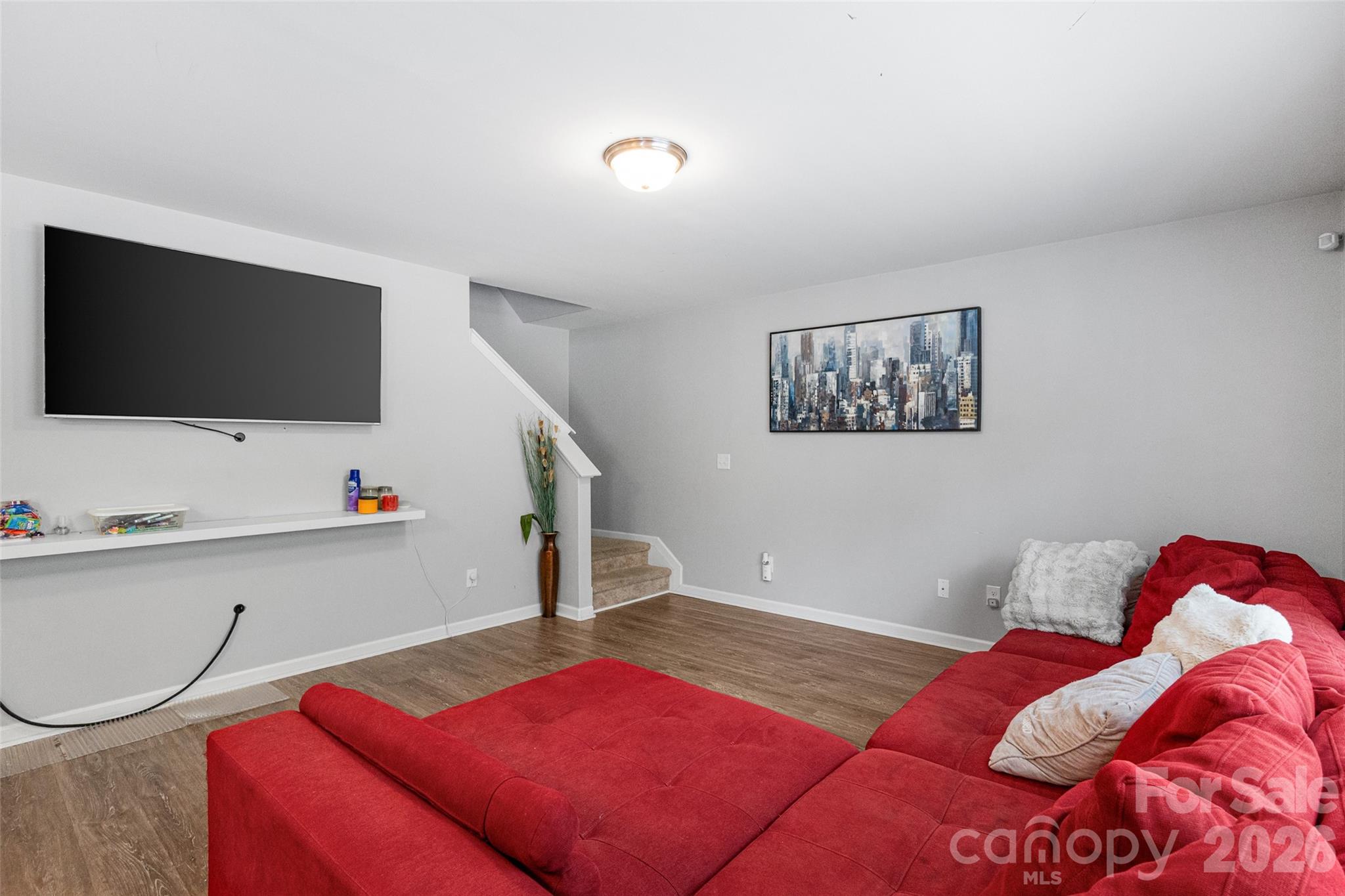 2046 E Park Drive Property Photo 7