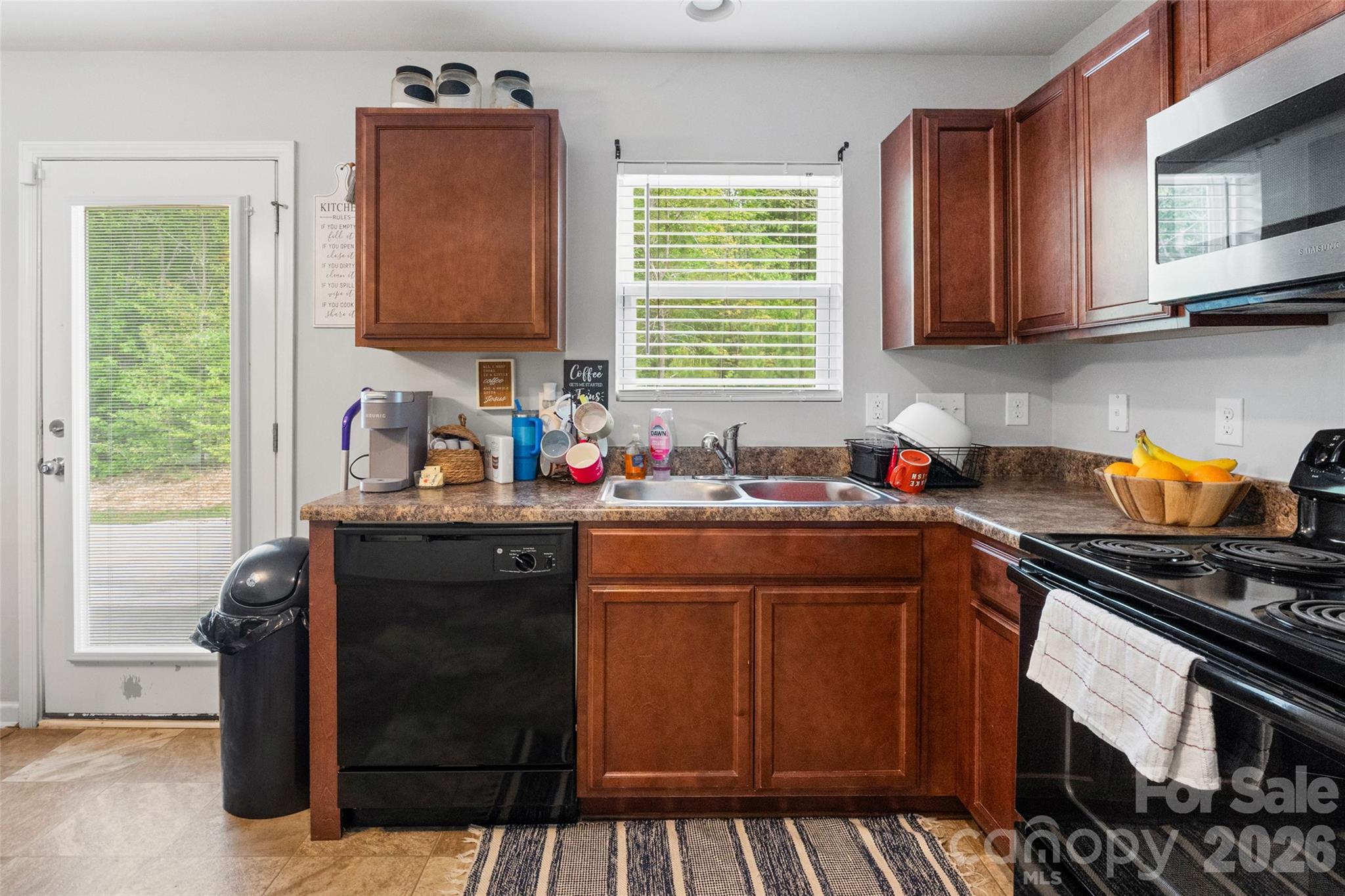 2046 E Park Drive Property Photo 10