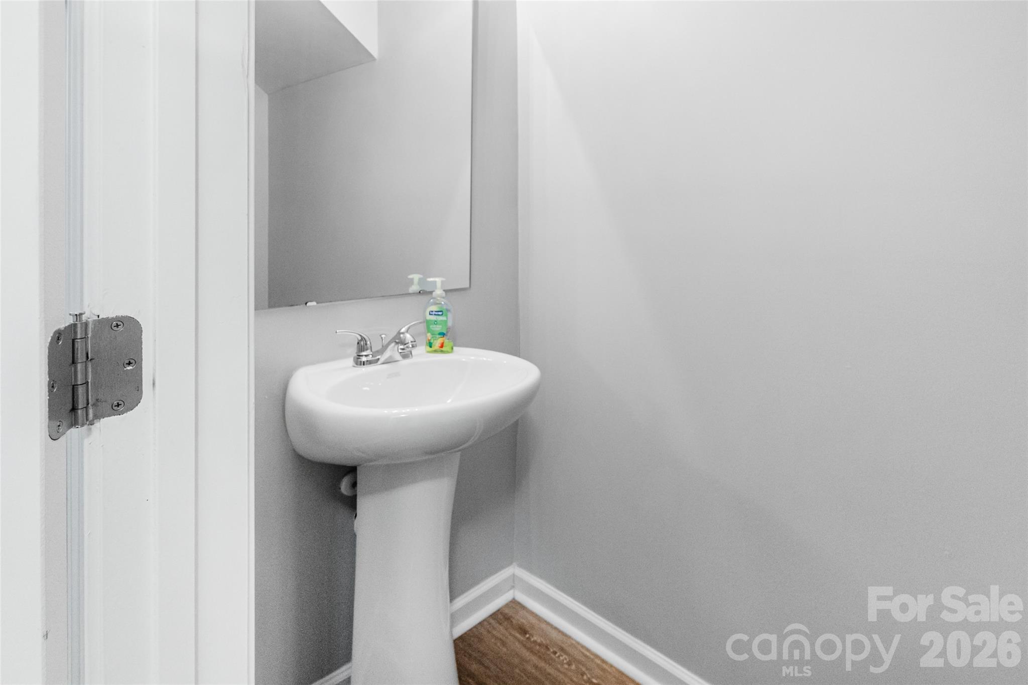2046 E Park Drive Property Photo 12