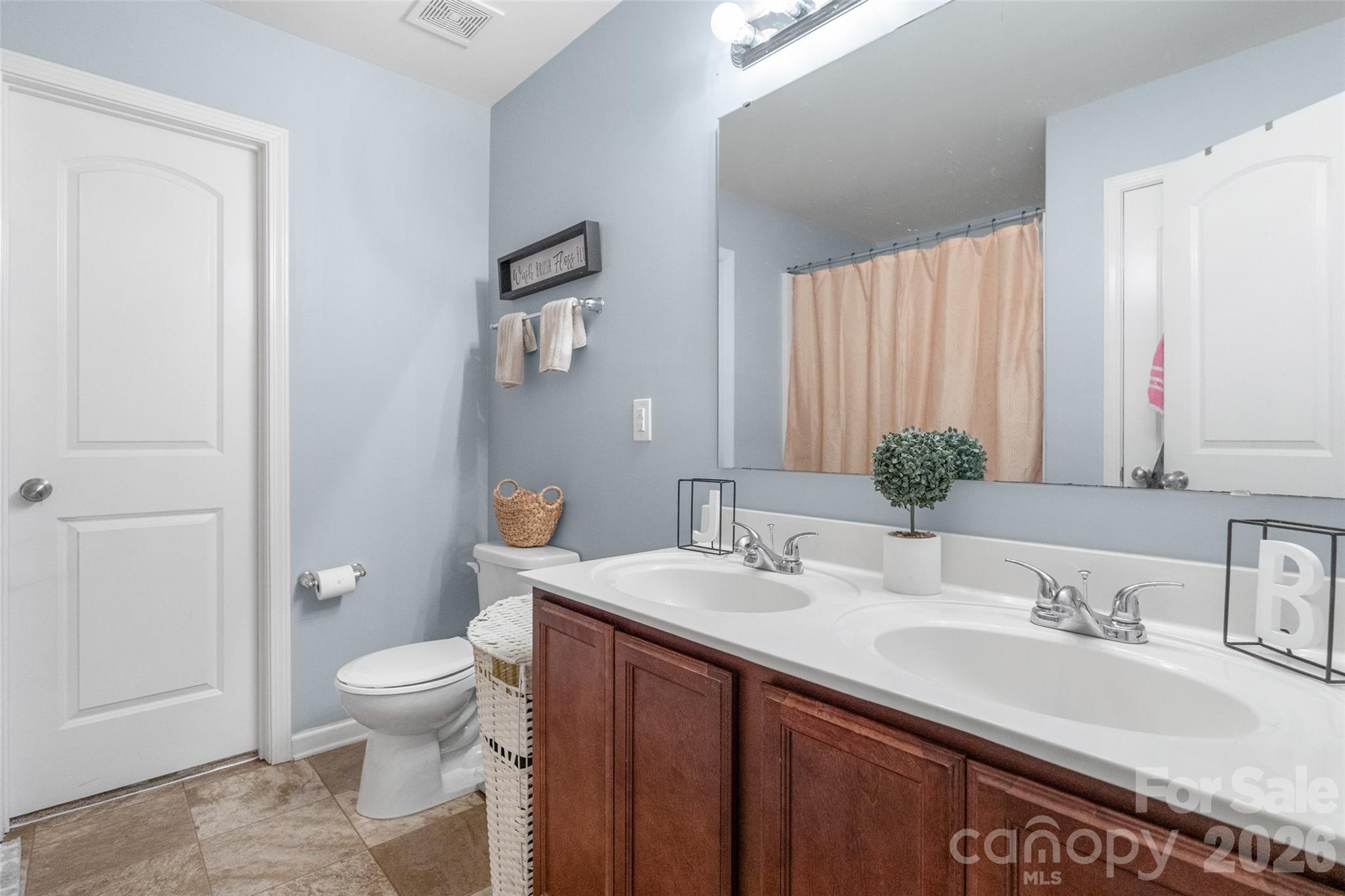 2046 E Park Drive Property Photo 16