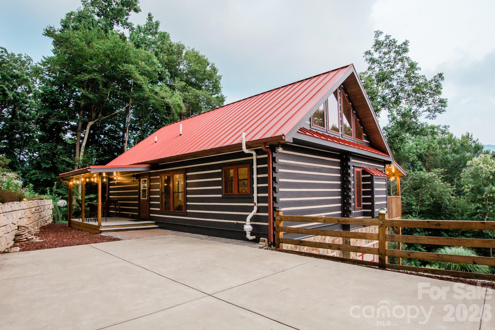 11 Sugar Maple Drive Property Photo 6