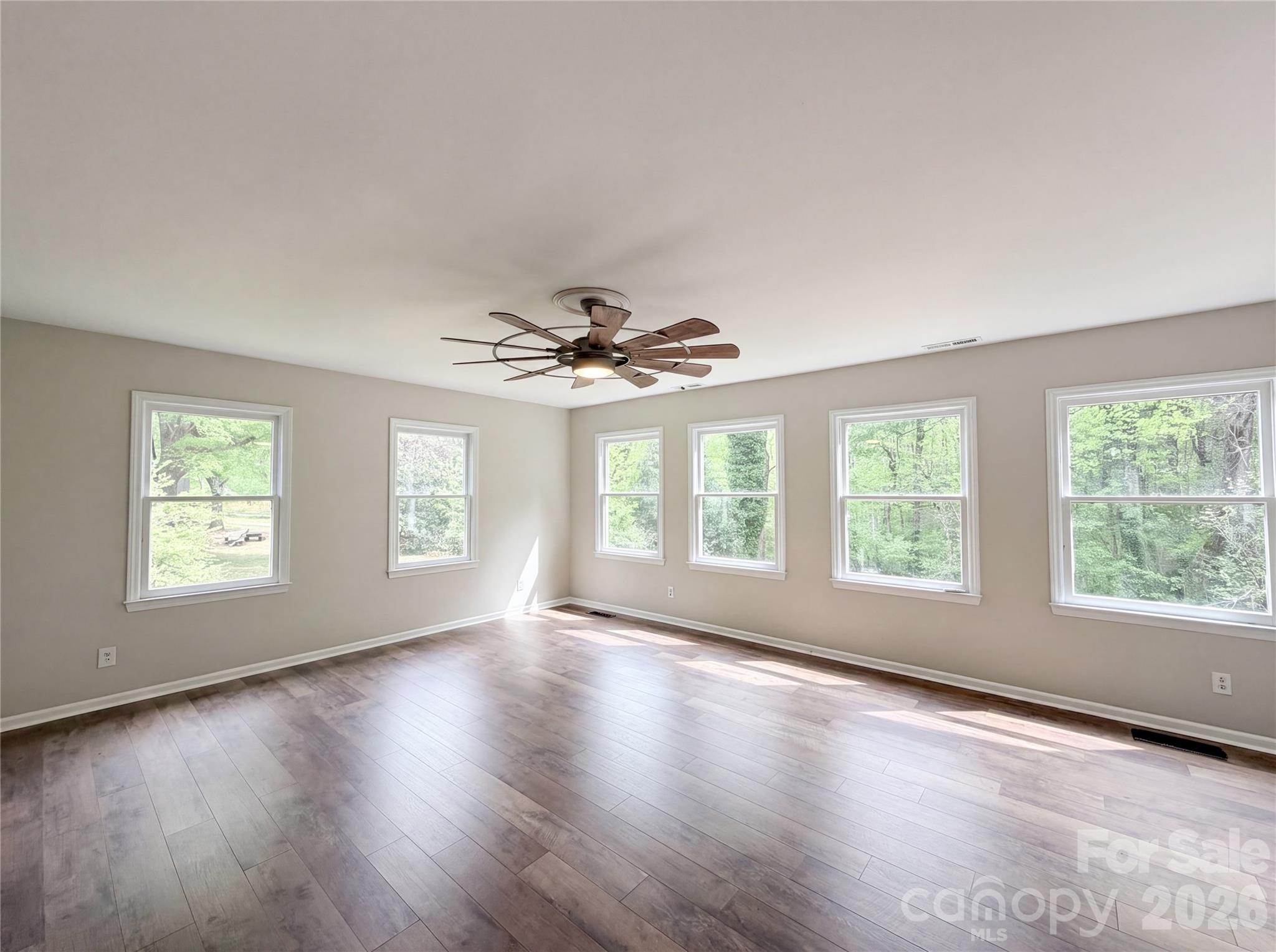 706 Crescent Drive Property Photo 7