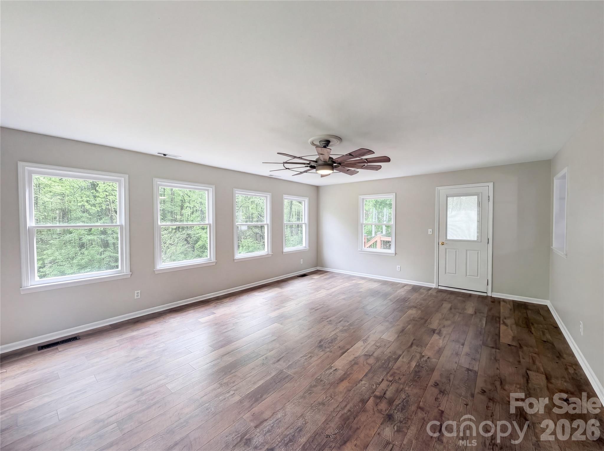 706 Crescent Drive Property Photo 8