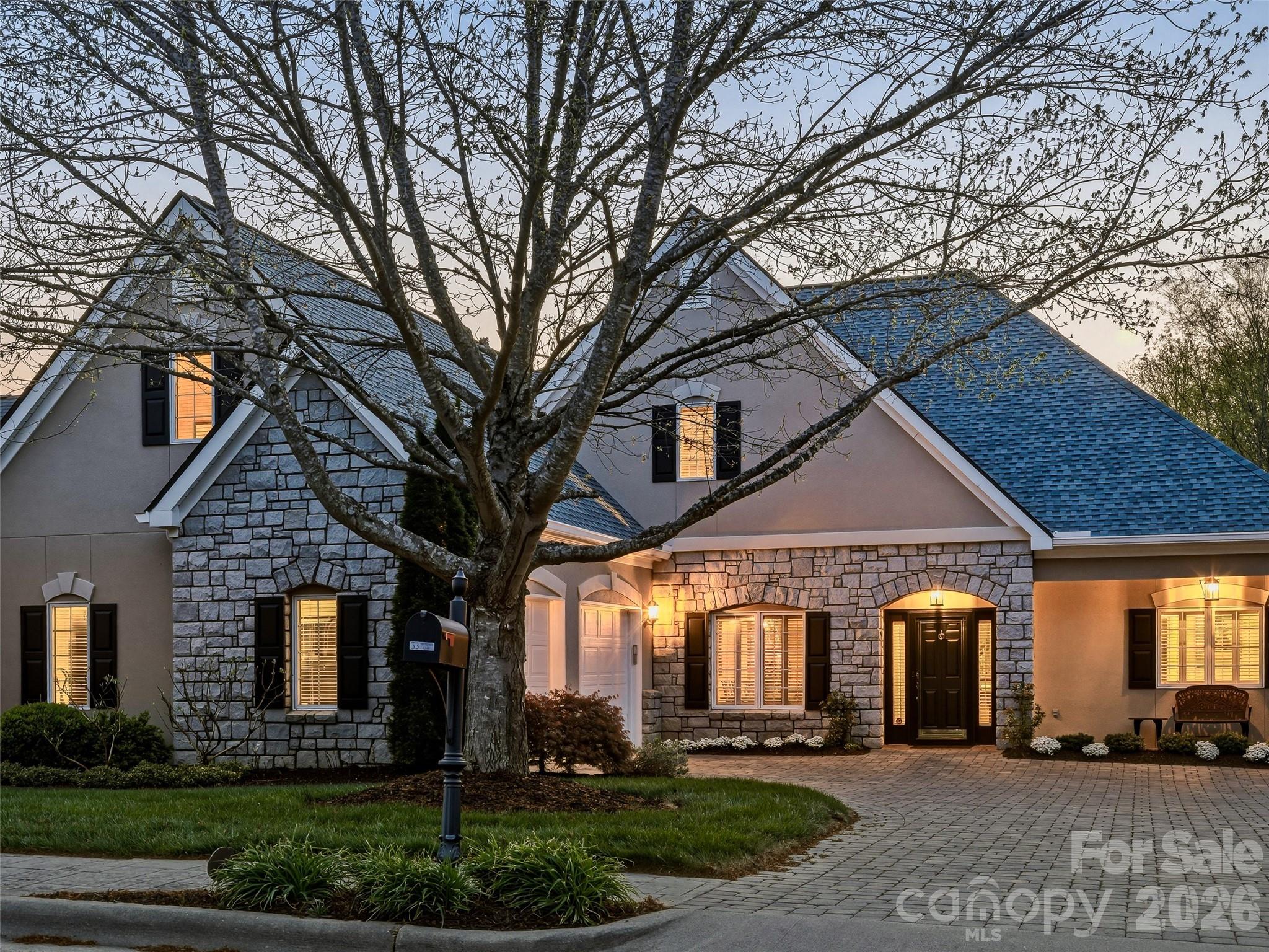 33 Tiverton Lane Property Photo 1