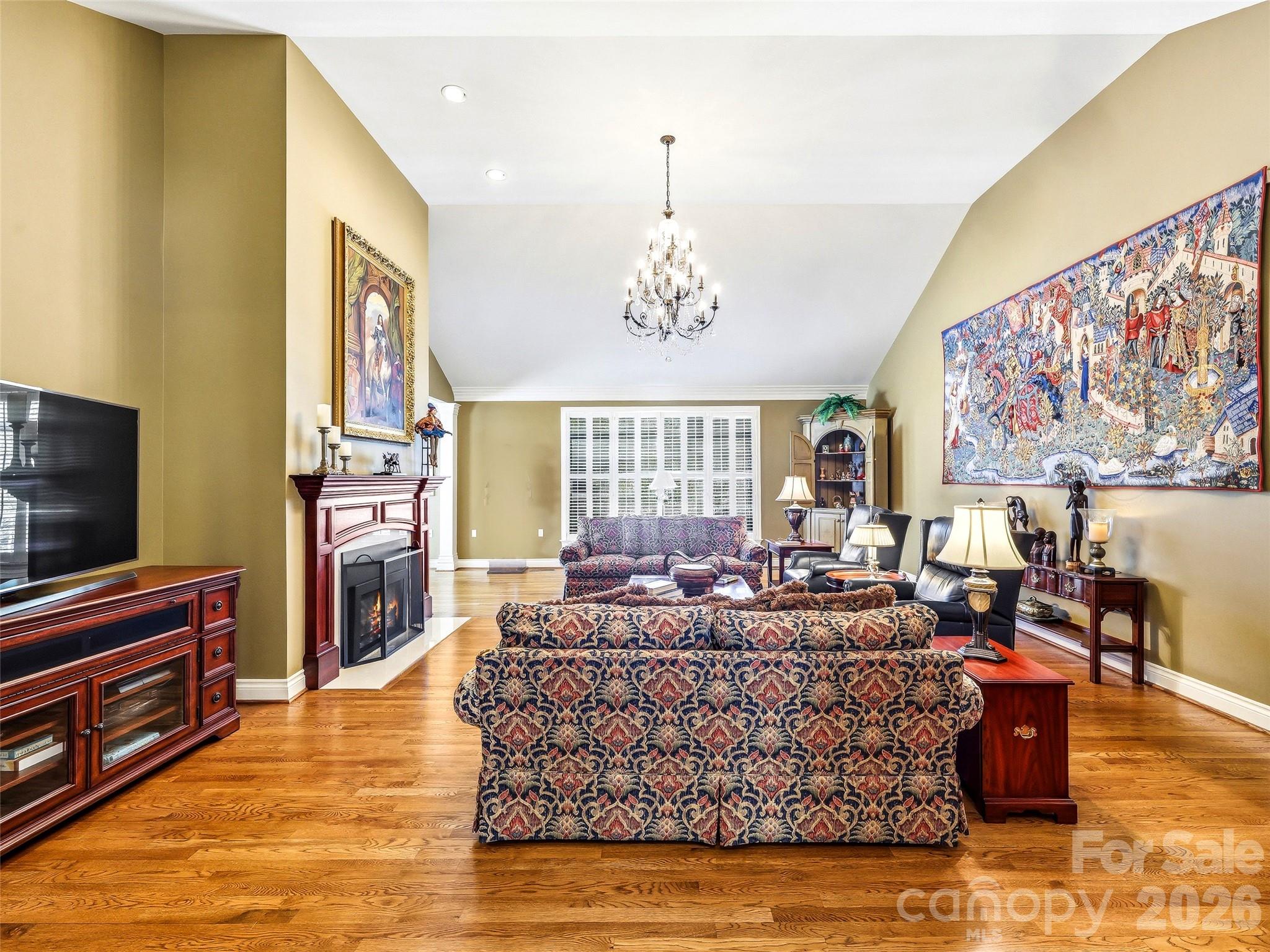 33 Tiverton Lane Property Photo 12