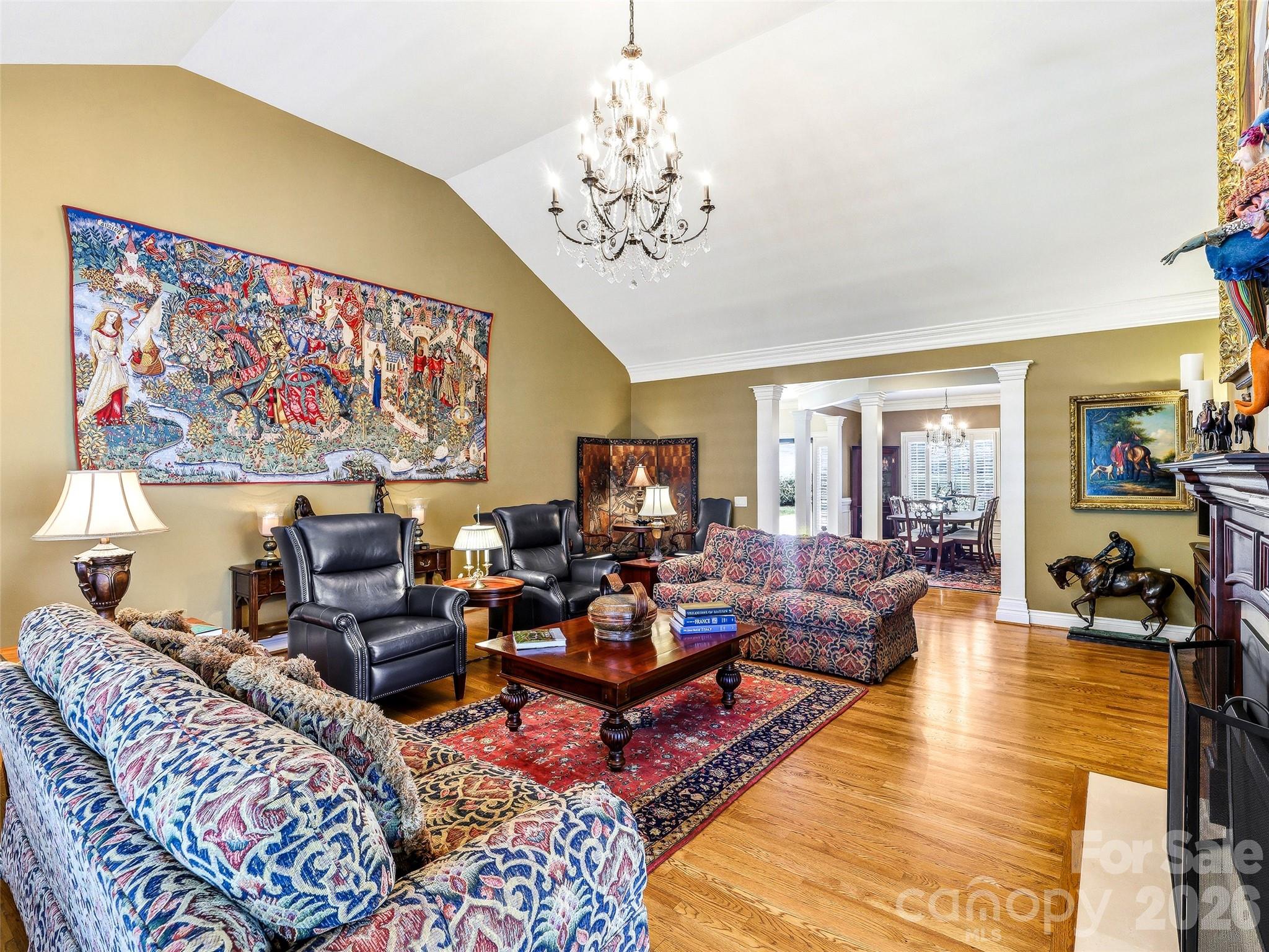 33 Tiverton Lane Property Photo 13