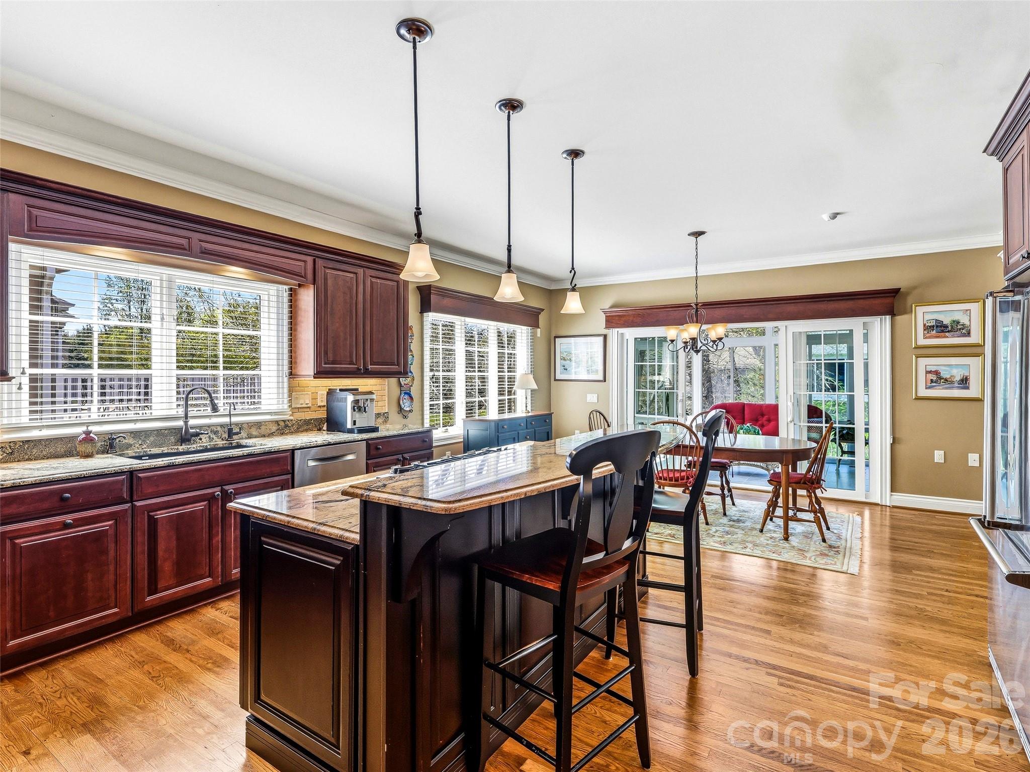 33 Tiverton Lane Property Photo 17