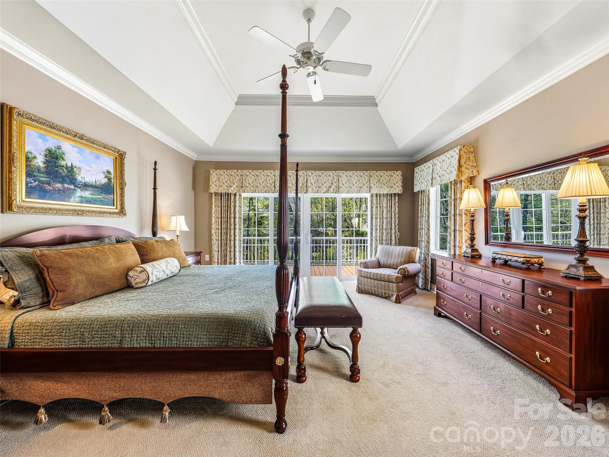 33 Tiverton Lane Property Photo 23