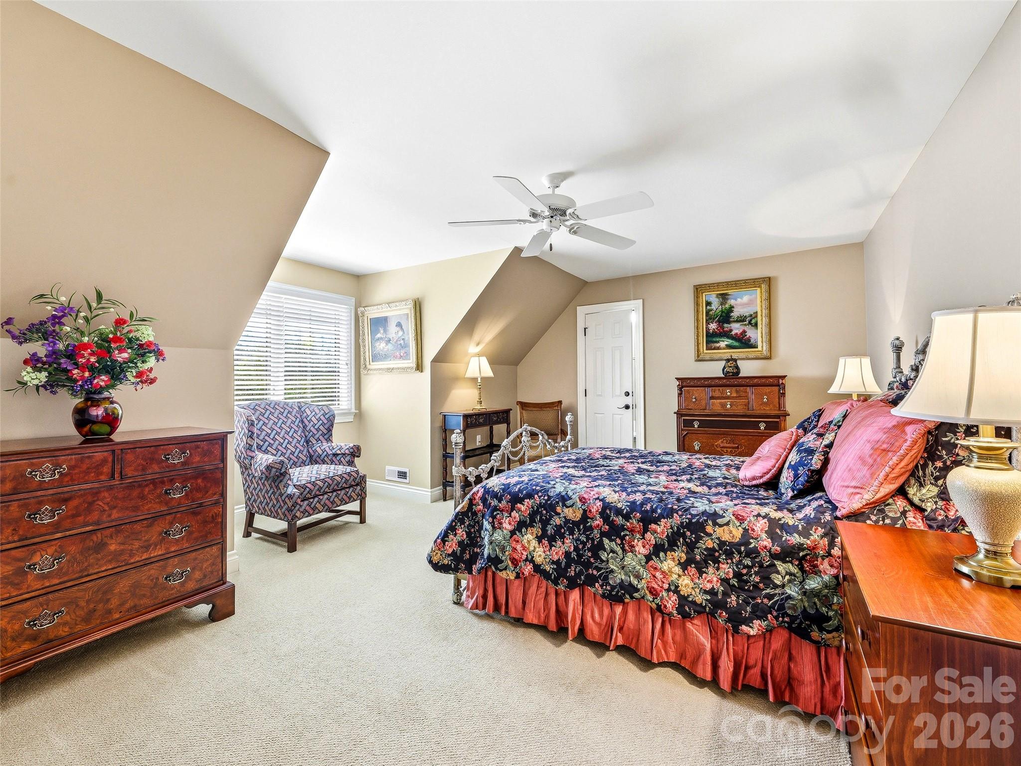 33 Tiverton Lane Property Photo 34