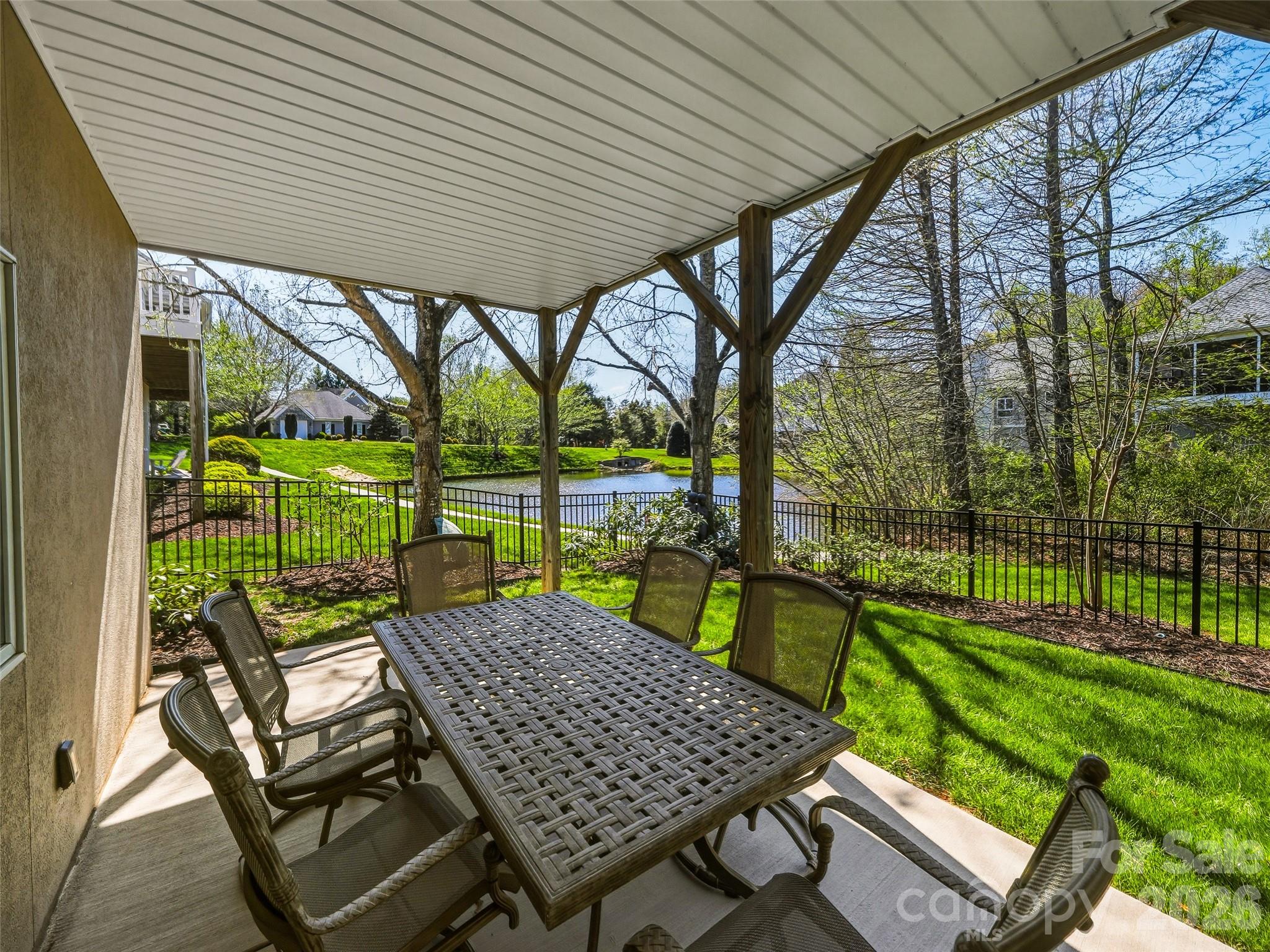 33 Tiverton Lane Property Photo 41