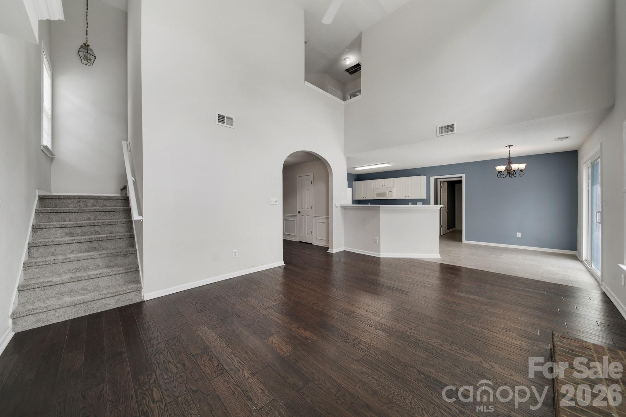 11343 Fox Hill Drive Property Photo 6