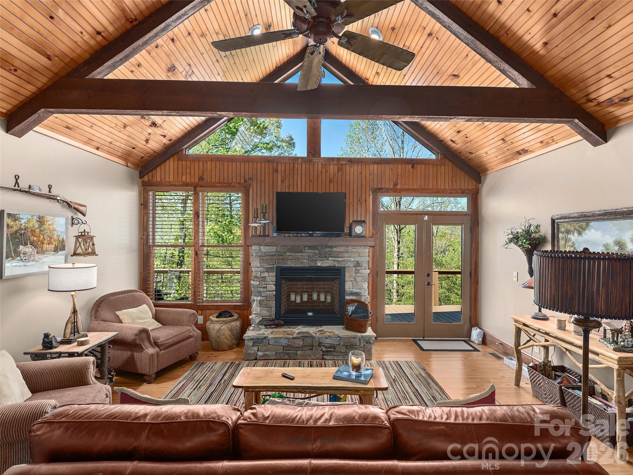 308 North Coast Drive Property Photo 9