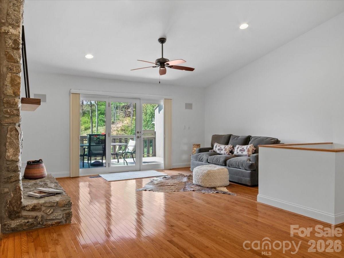 21 Ridge Terrace Property Photo 3