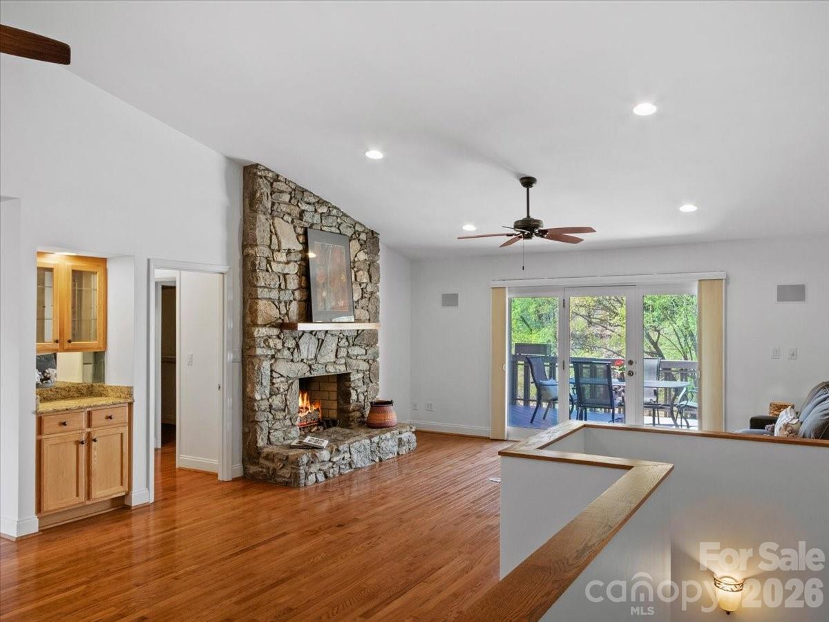 21 Ridge Terrace Property Photo 4