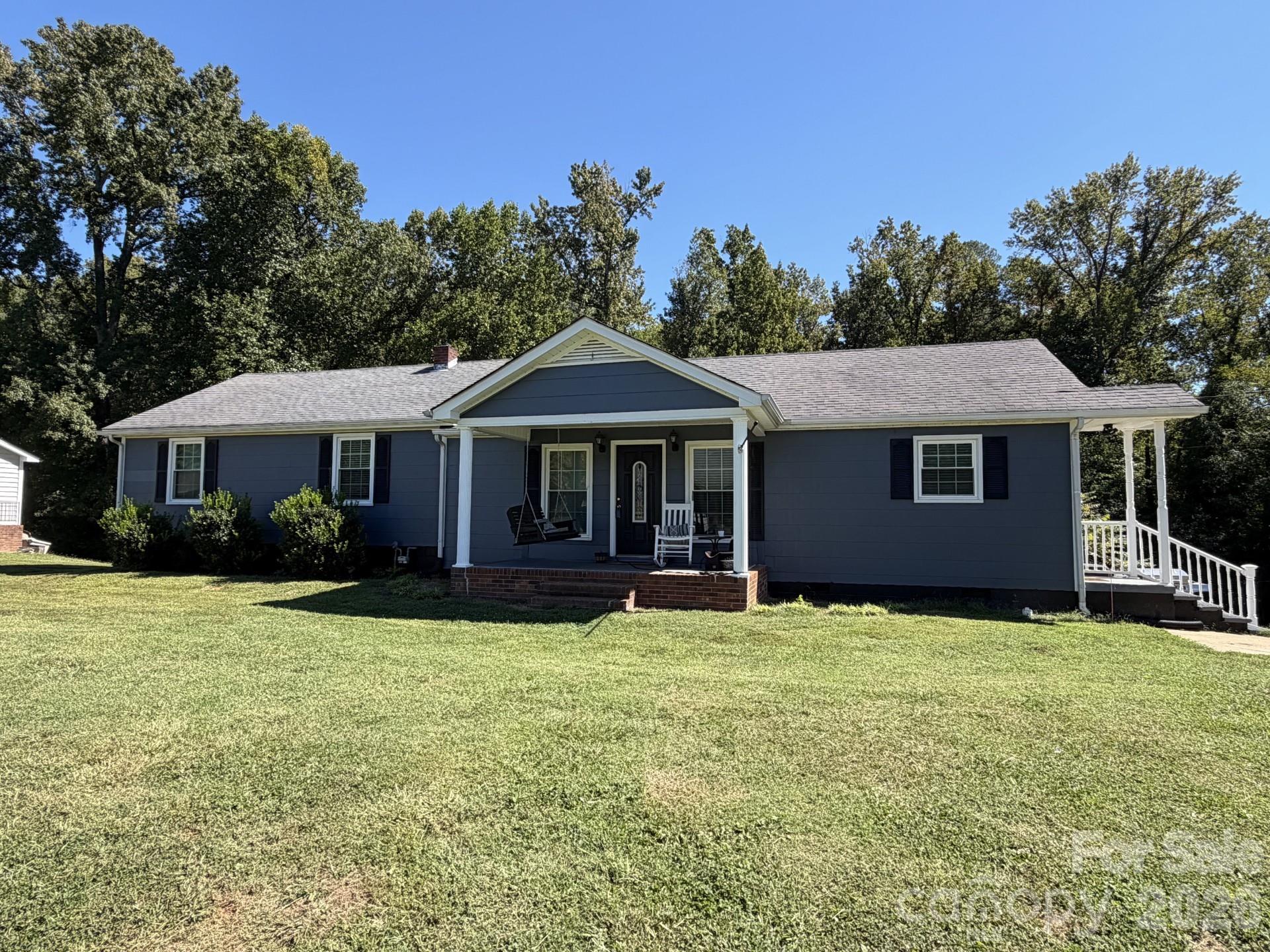 636 Willis Road Property Photo 2