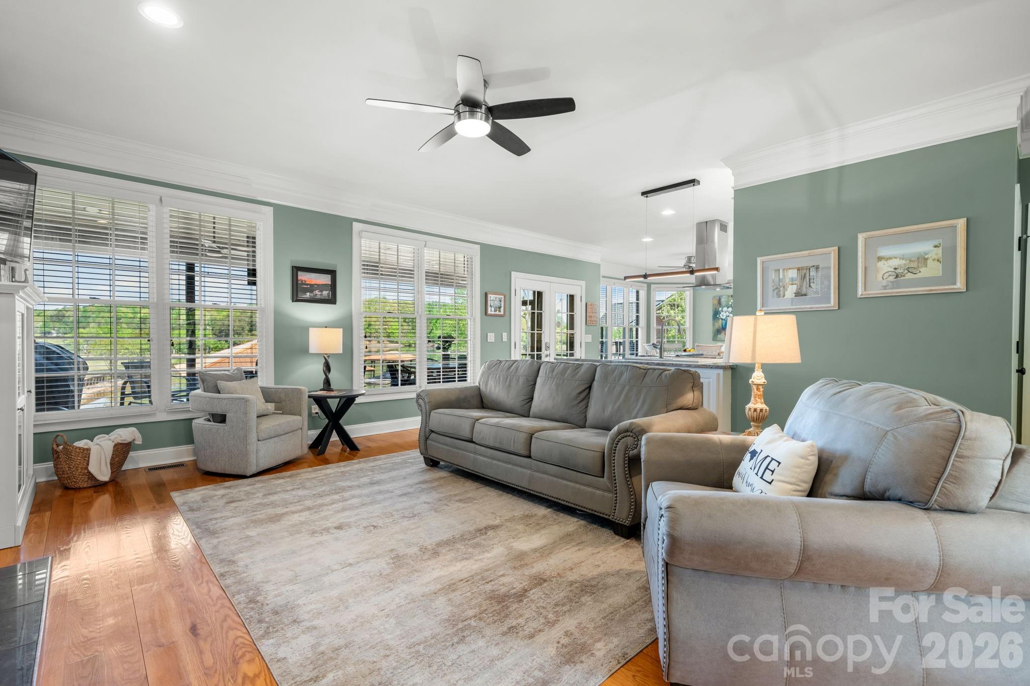 215 Iswa Drive Property Photo 11