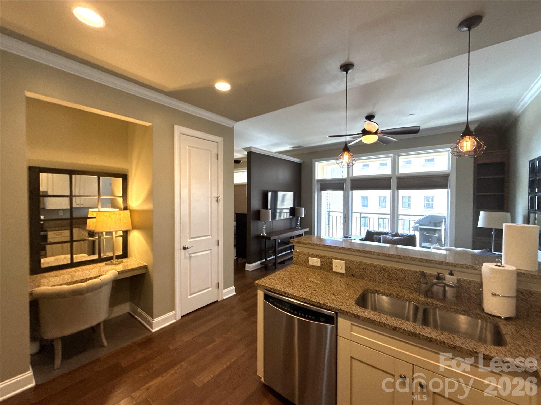 230 S Tryon Street 1002 Property Photo 4