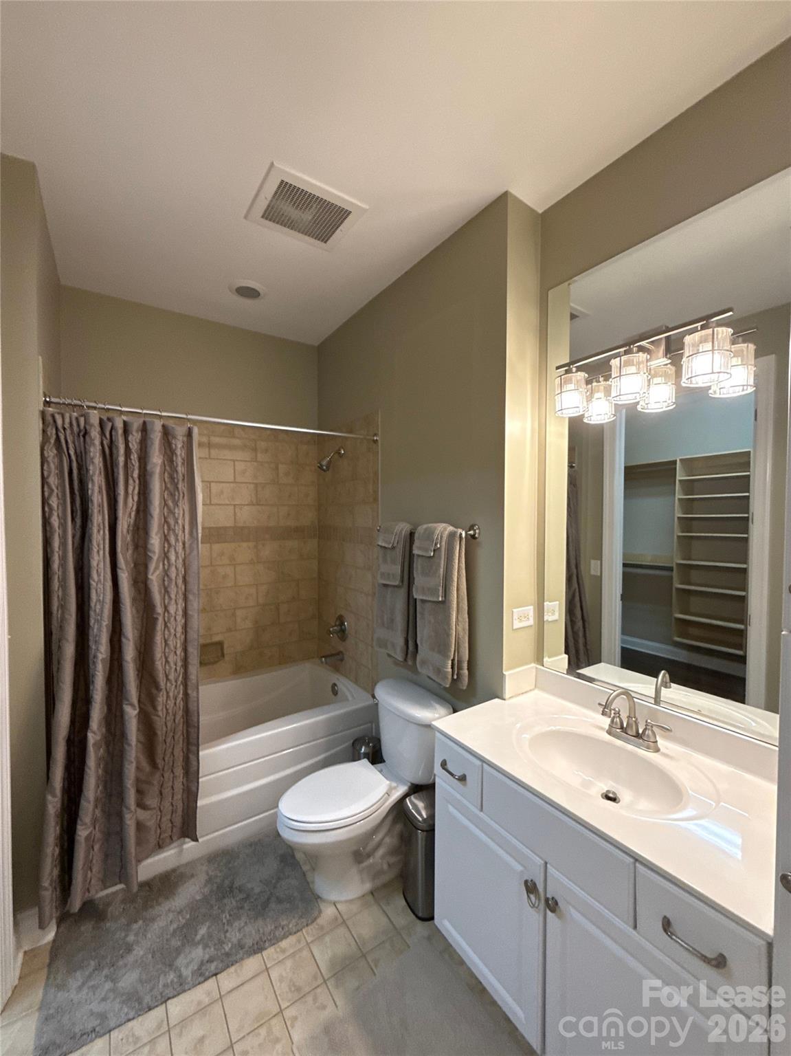 230 S Tryon Street 1002 Property Photo 10