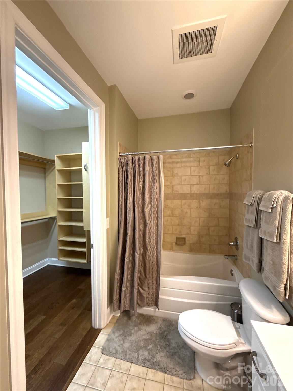230 S Tryon Street 1002 Property Photo 12