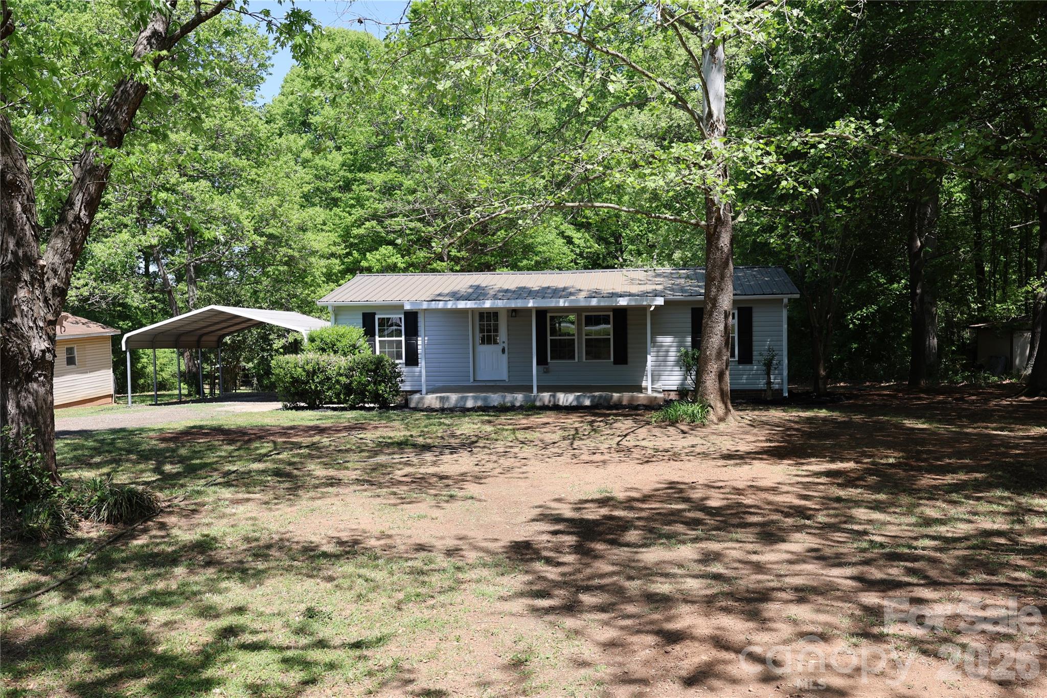 6443 Sherwood Lane Property Photo 3