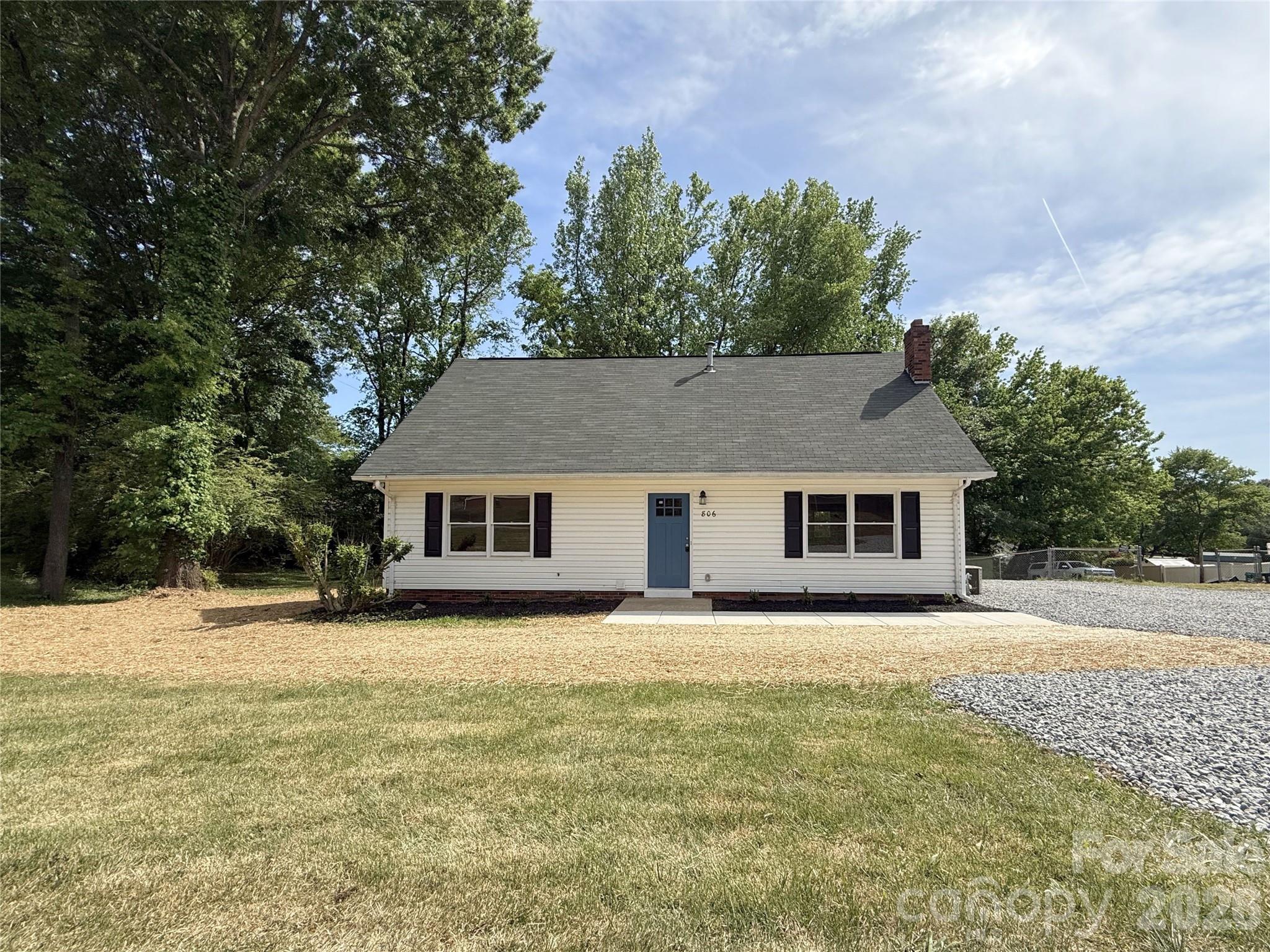 806 S Laurel Street Property Photo 3