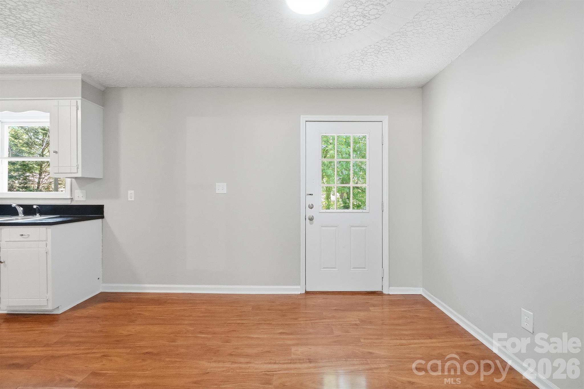 806 S Laurel Street Property Photo 13