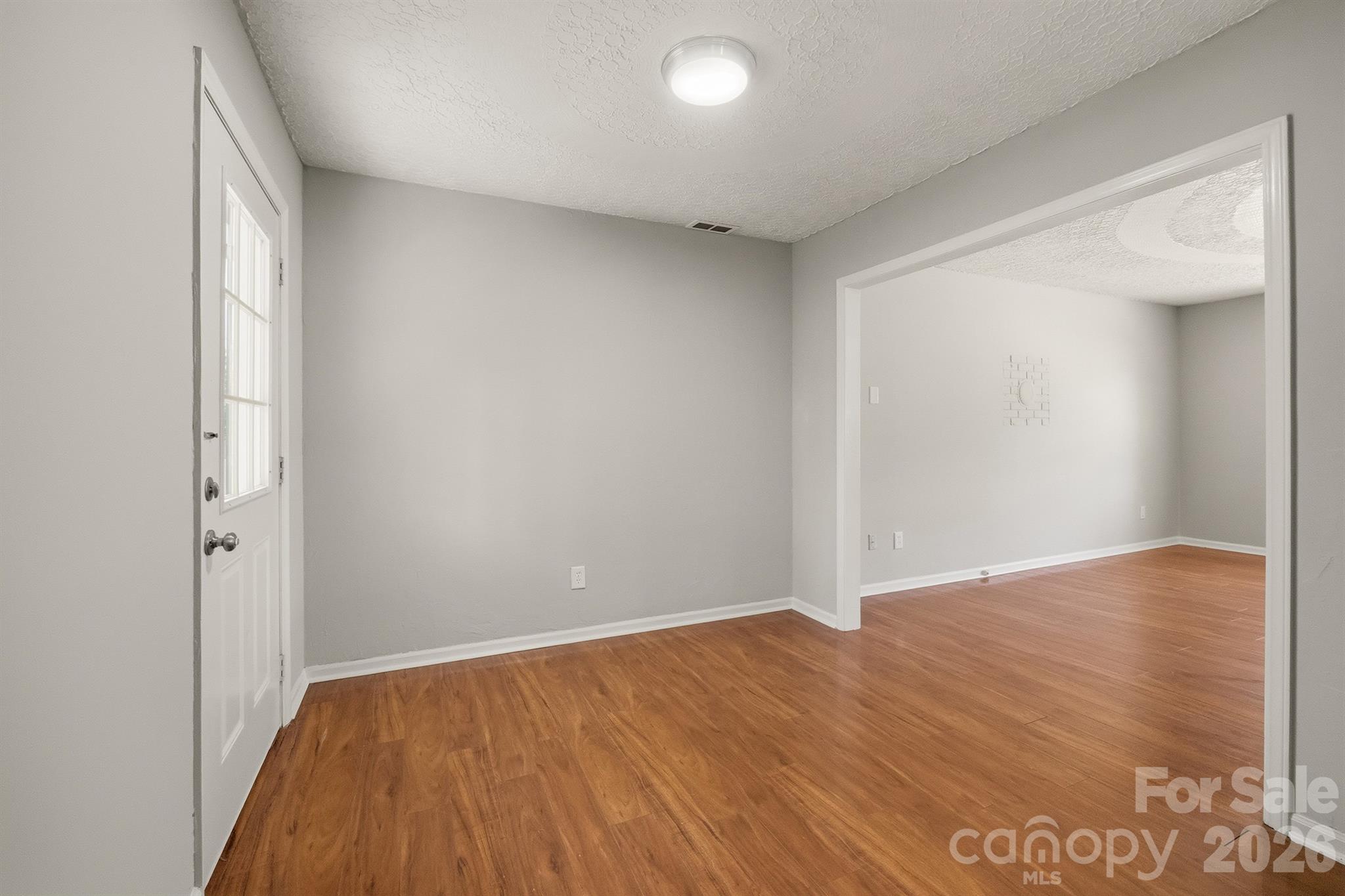 806 S Laurel Street Property Photo 14