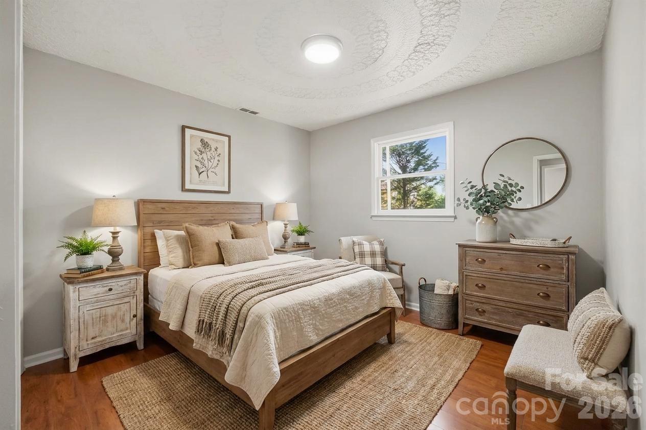 806 S Laurel Street Property Photo 25