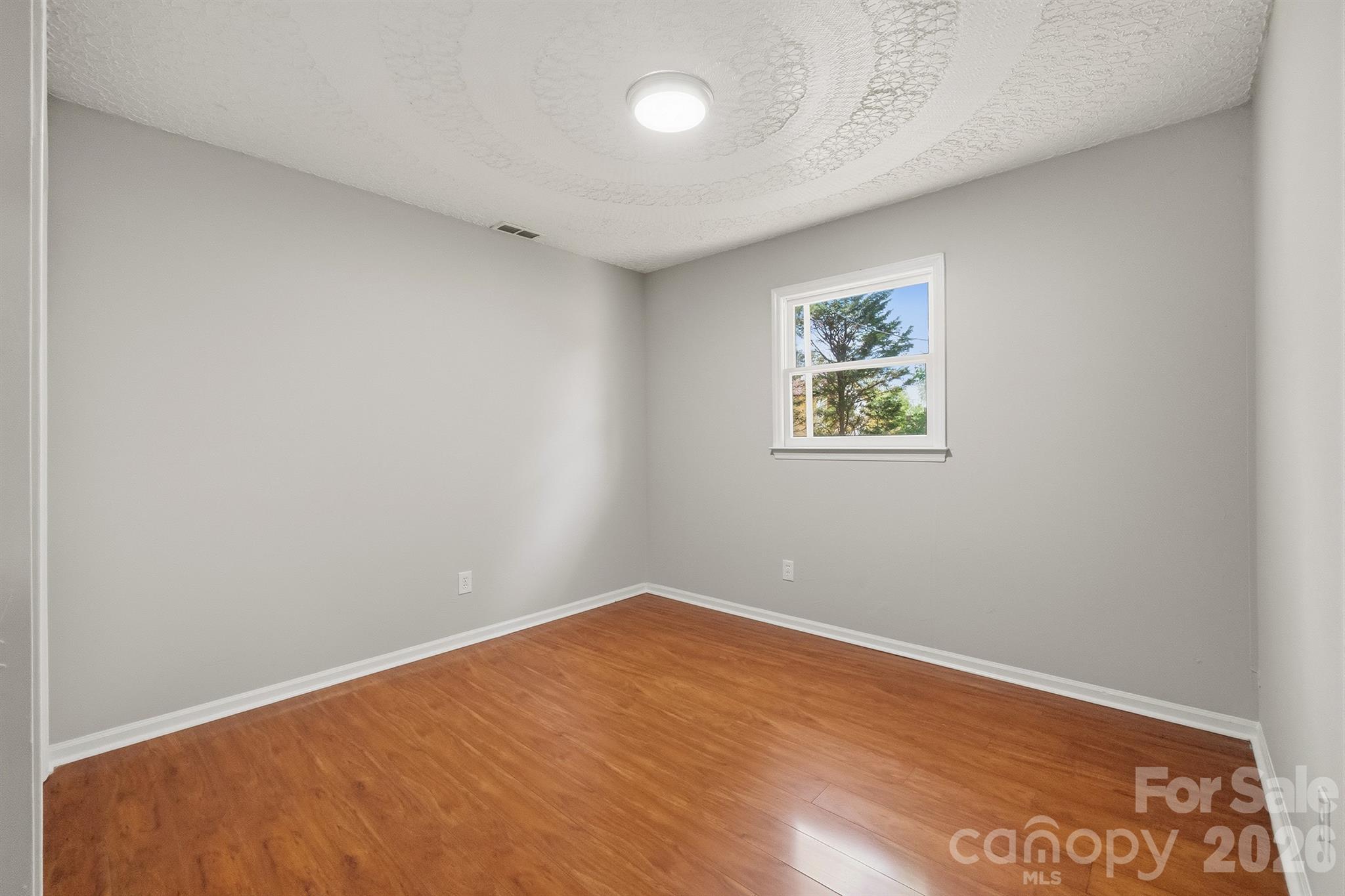 806 S Laurel Street Property Photo 26