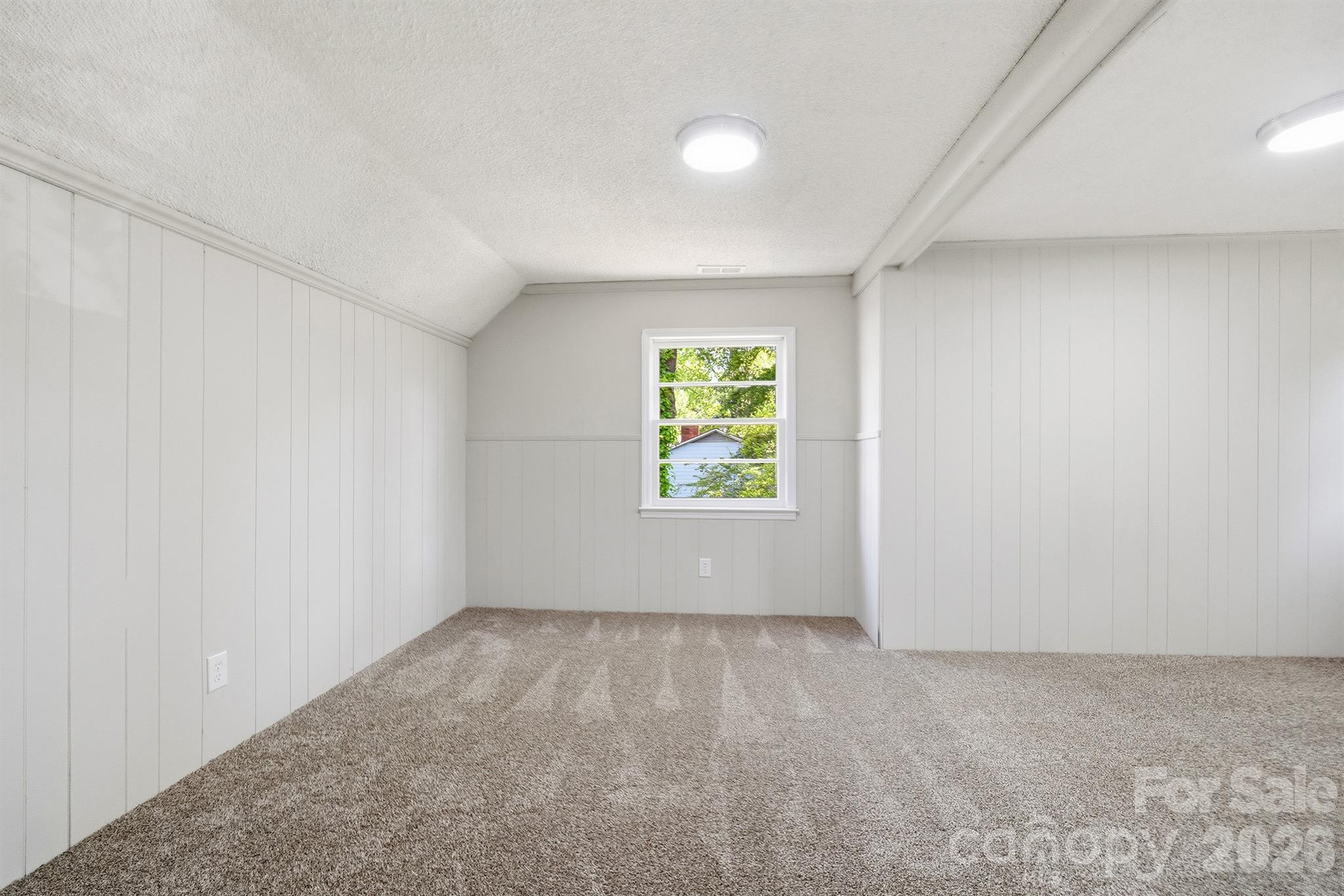 806 S Laurel Street Property Photo 32