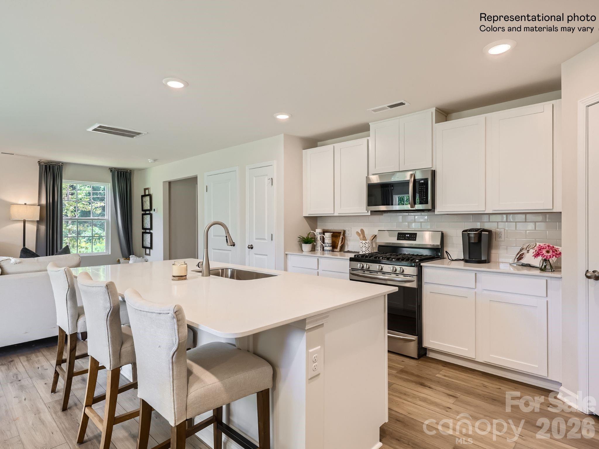 143 Spotted Way Property Photo 3