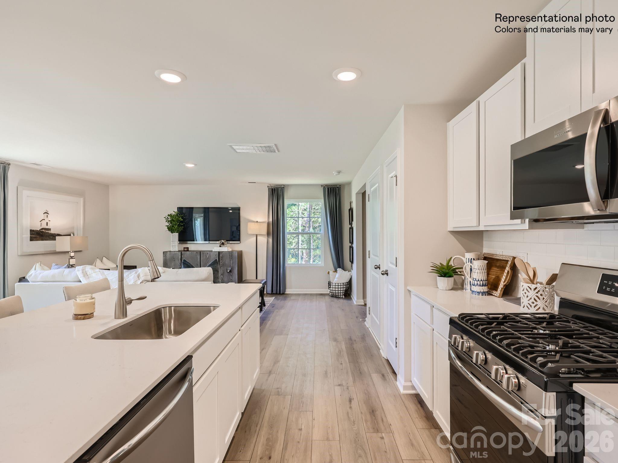 143 Spotted Way Property Photo 4