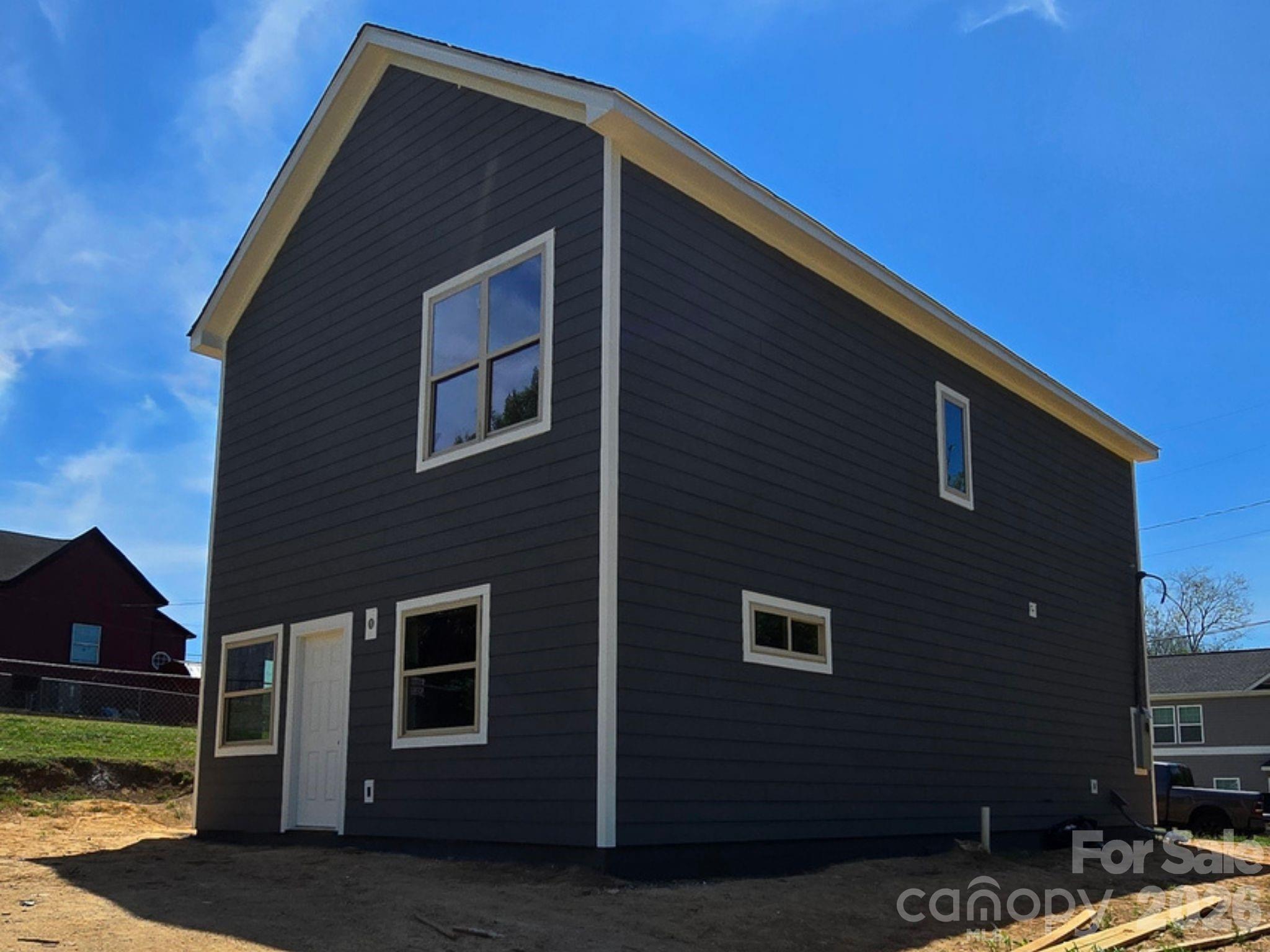 1128 5th Street Property Photo 3