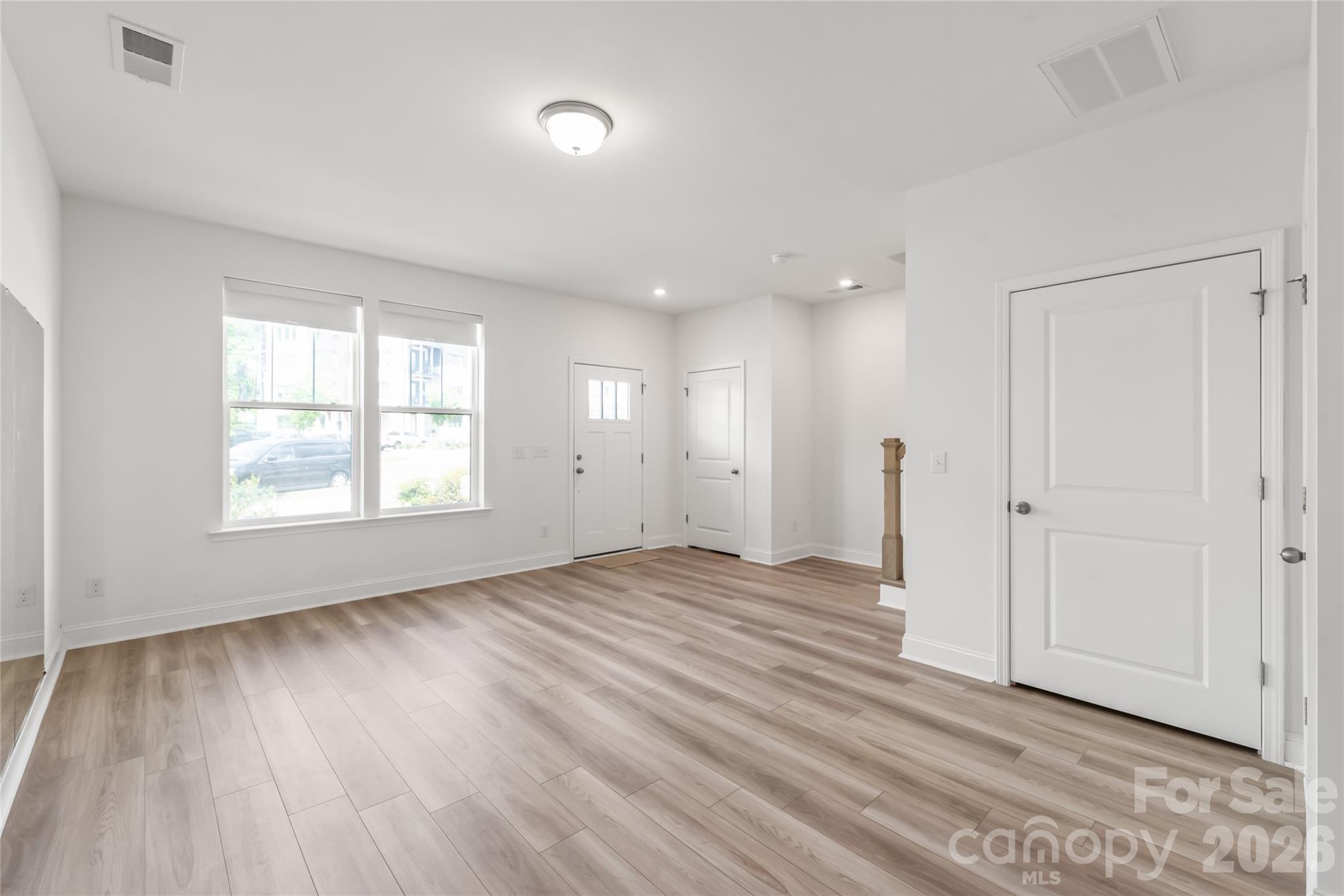 15309 Ballancroft Parkway Property Photo 6
