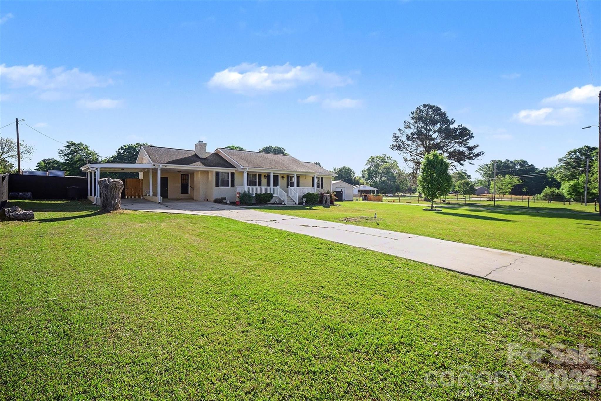 1087 Greenbriar Drive Property Photo 7