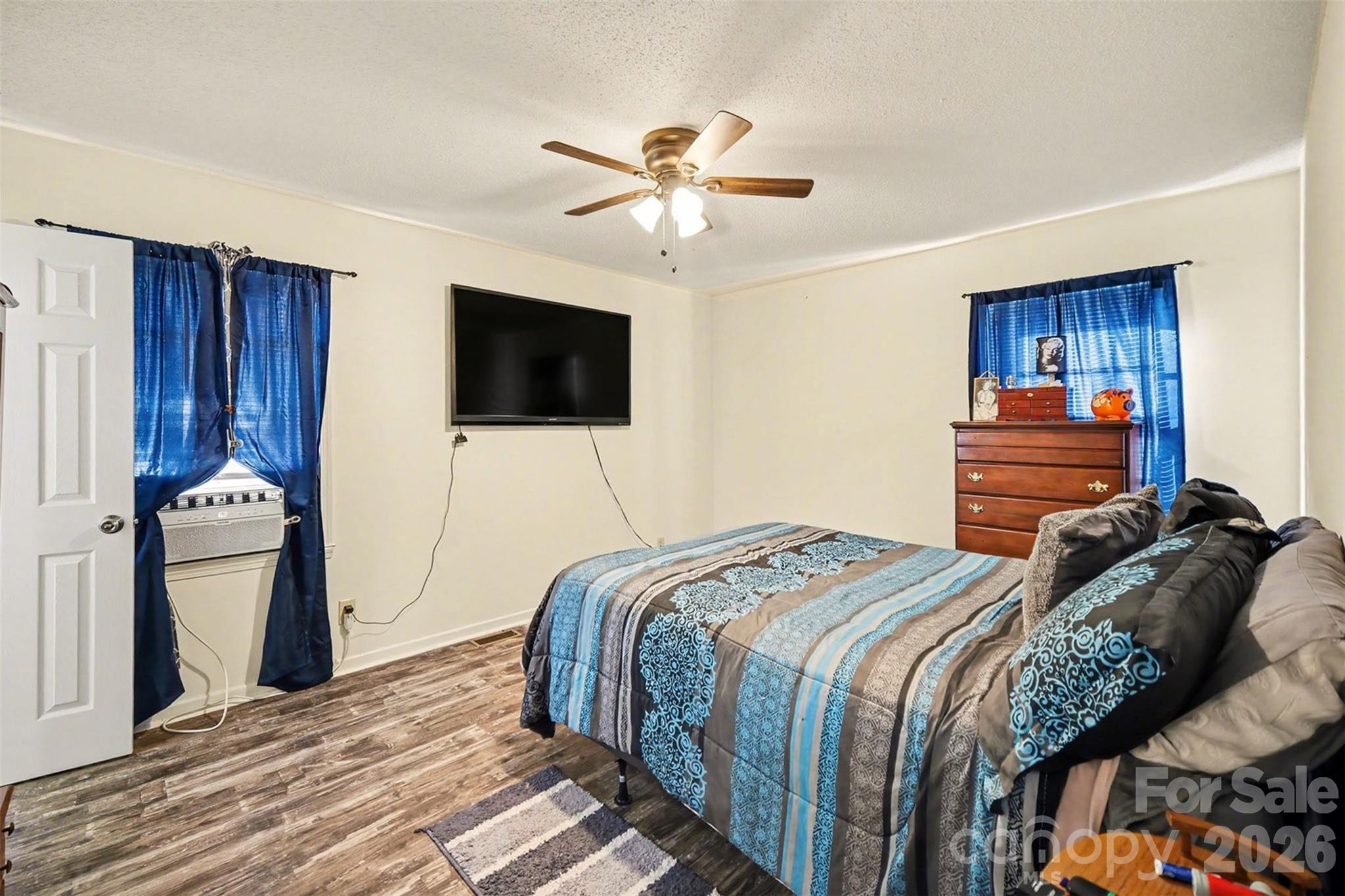 1087 Greenbriar Drive Property Photo 16