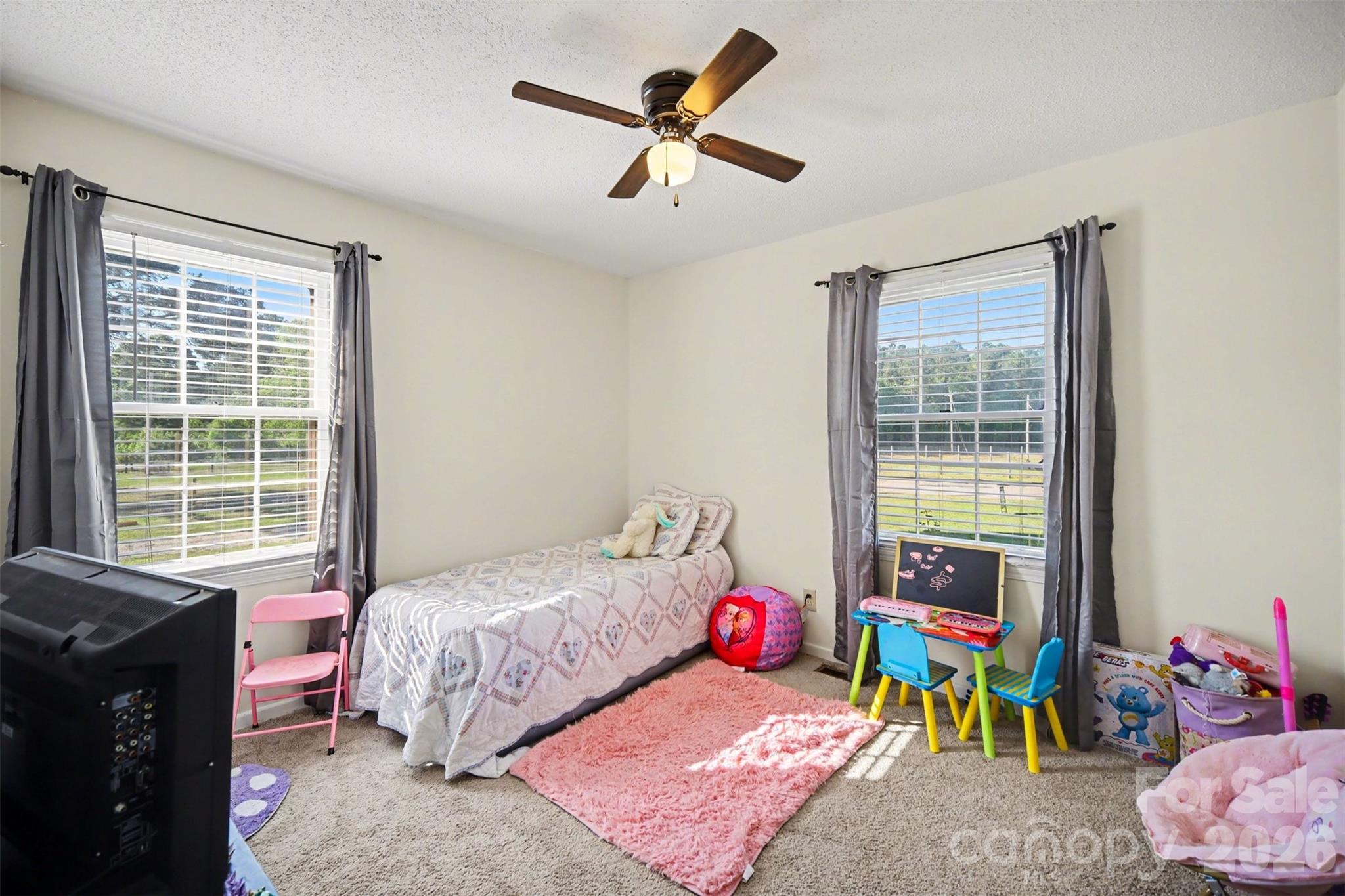 1087 Greenbriar Drive Property Photo 18