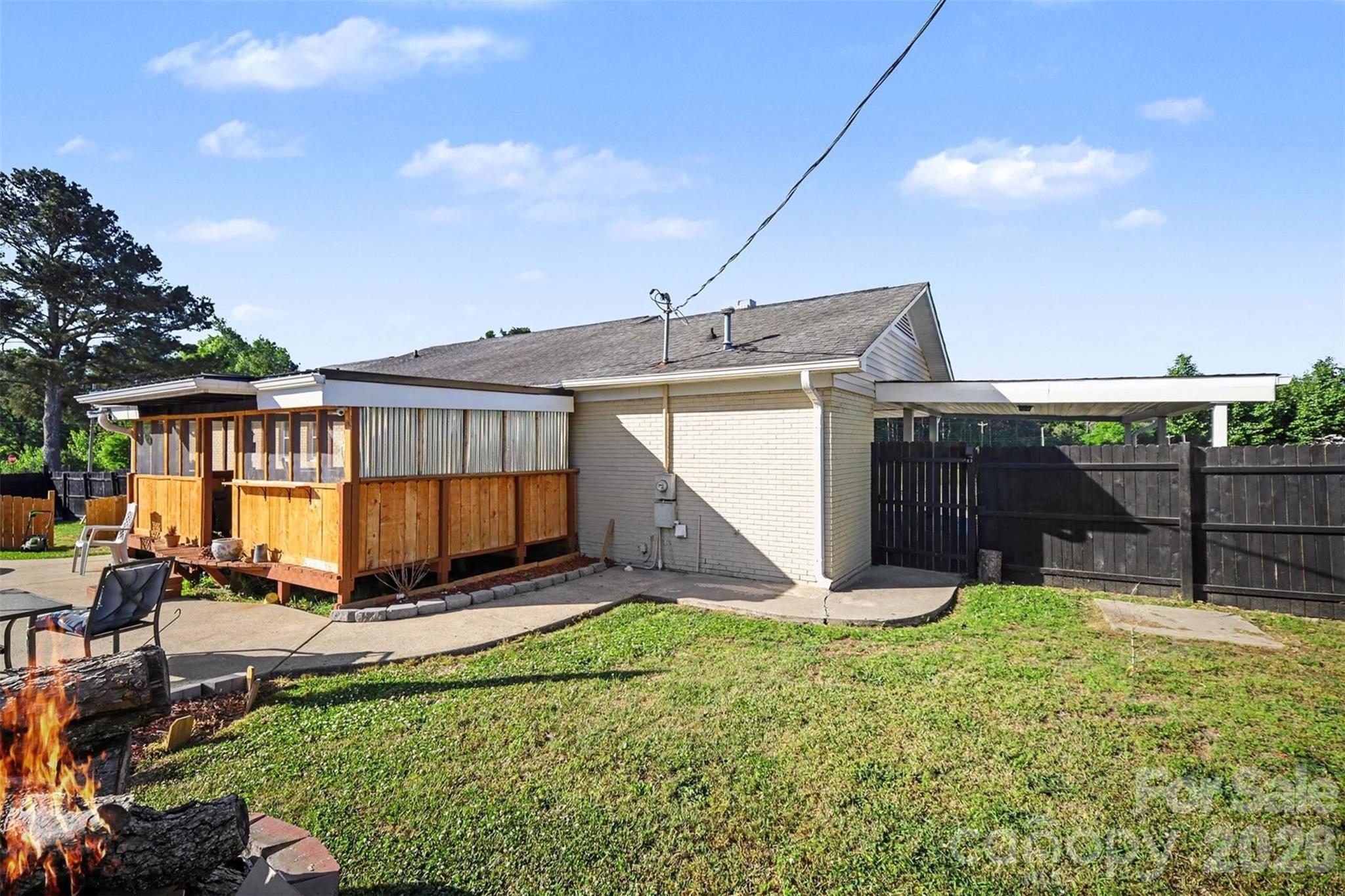 1087 Greenbriar Drive Property Photo 21