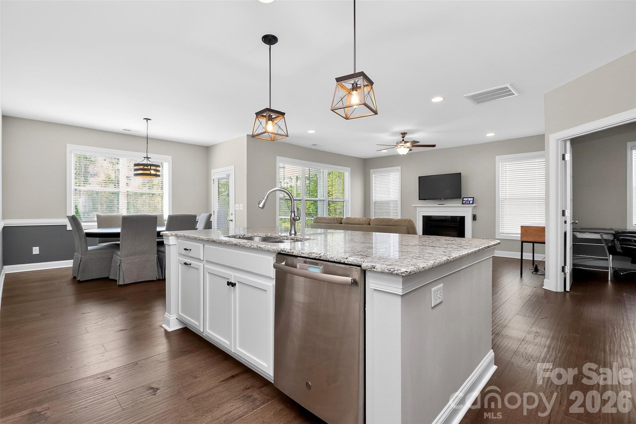 3025 Kinsley Court Property Photo 8
