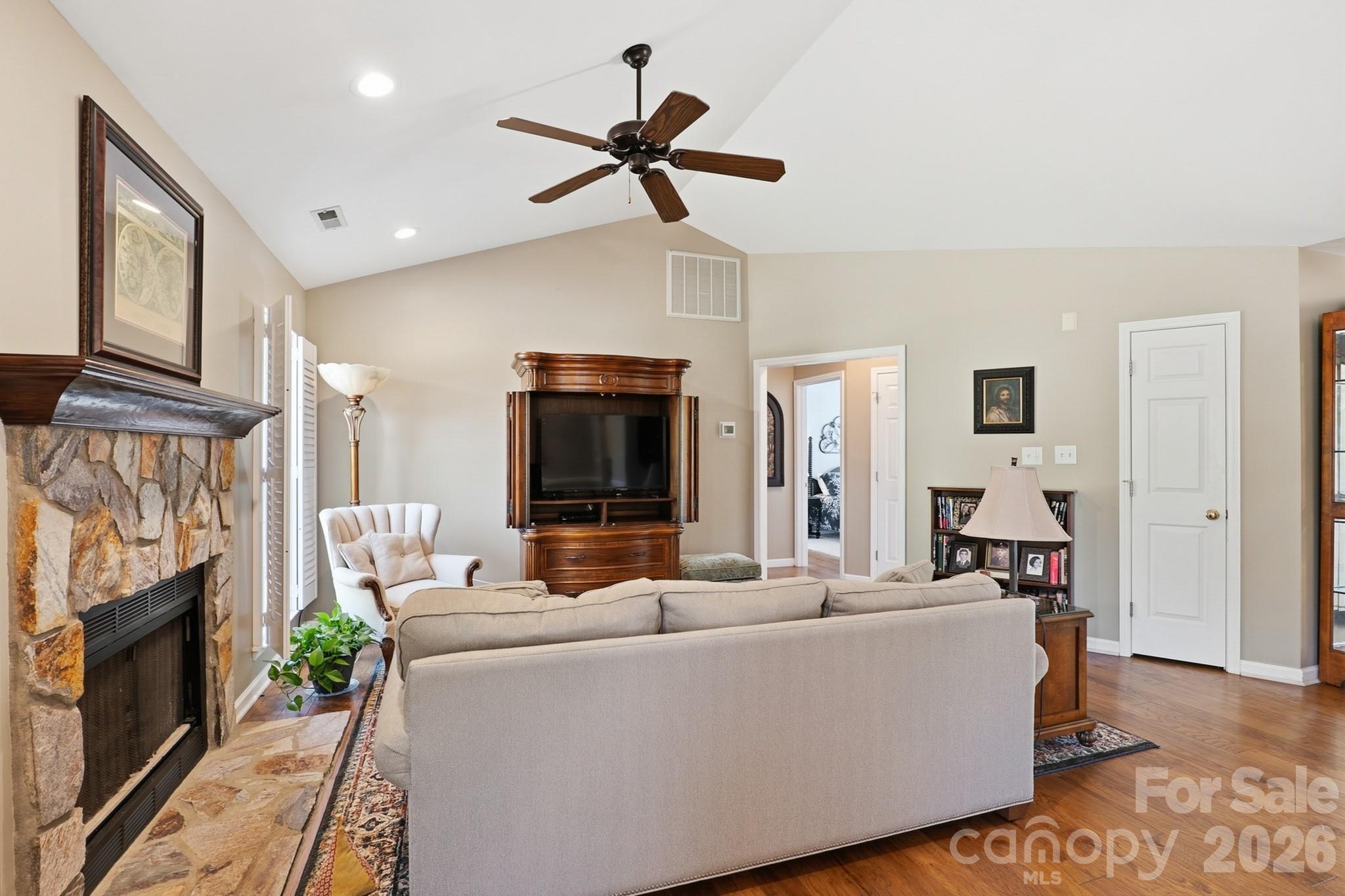 7224 Swans Run Road Property Photo 7